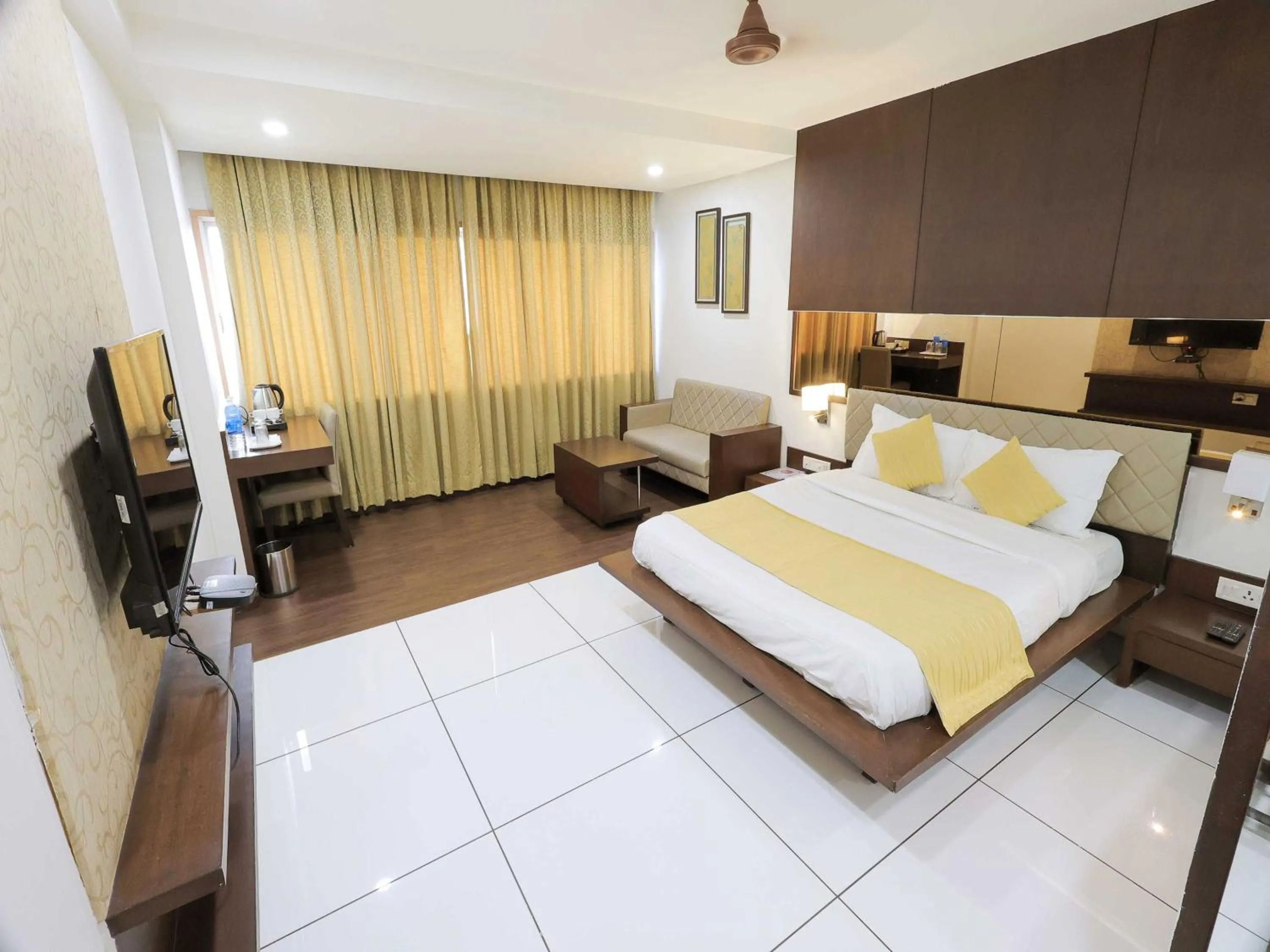 Palette Hotel Surya by CheckIn, Vadodara