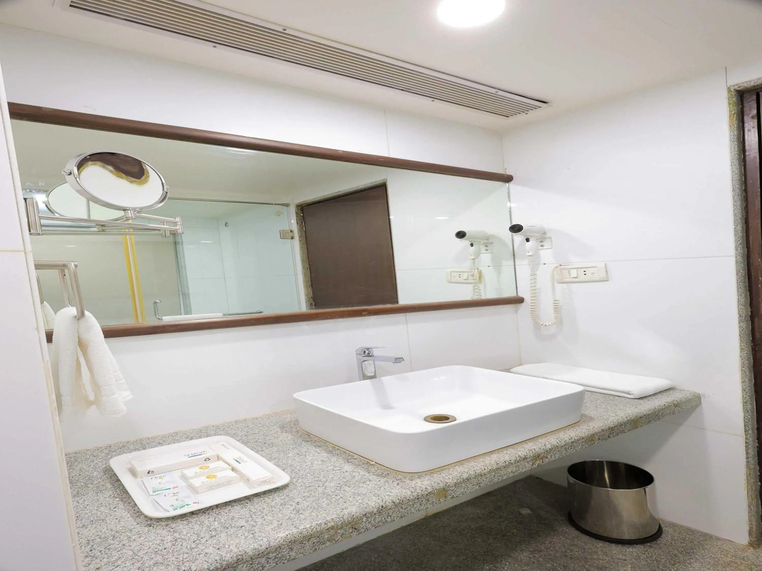 Palette Hotel Surya by CheckIn, Vadodara
