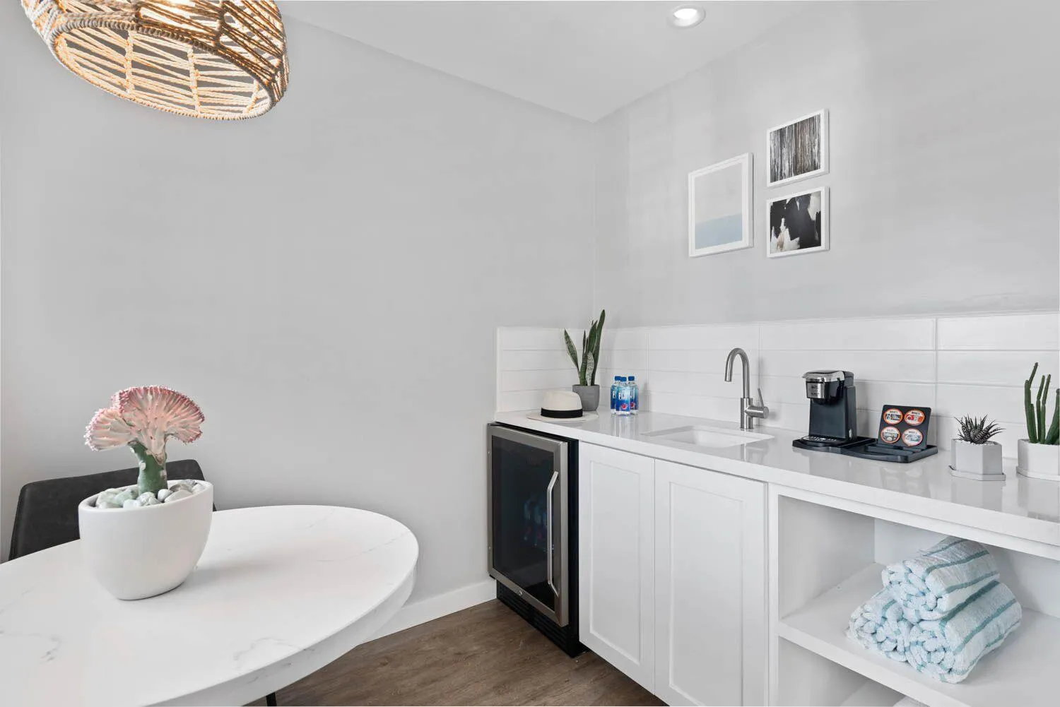 Coffee/tea facilities in Sea Sprite Beach Club