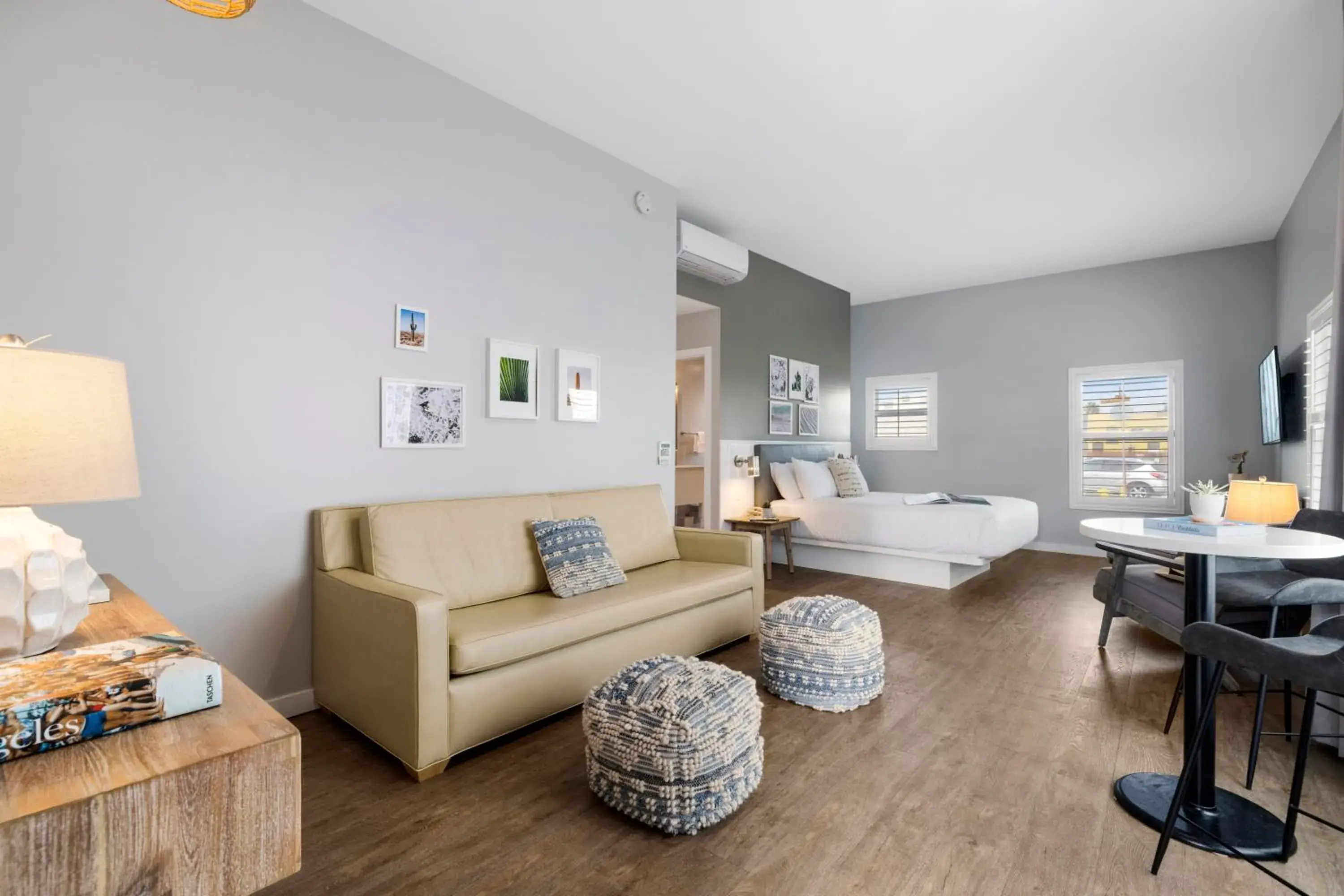 Living room, Bed in Sea Sprite Beach Club Living room, Bed in Sea Sprite Beach Club