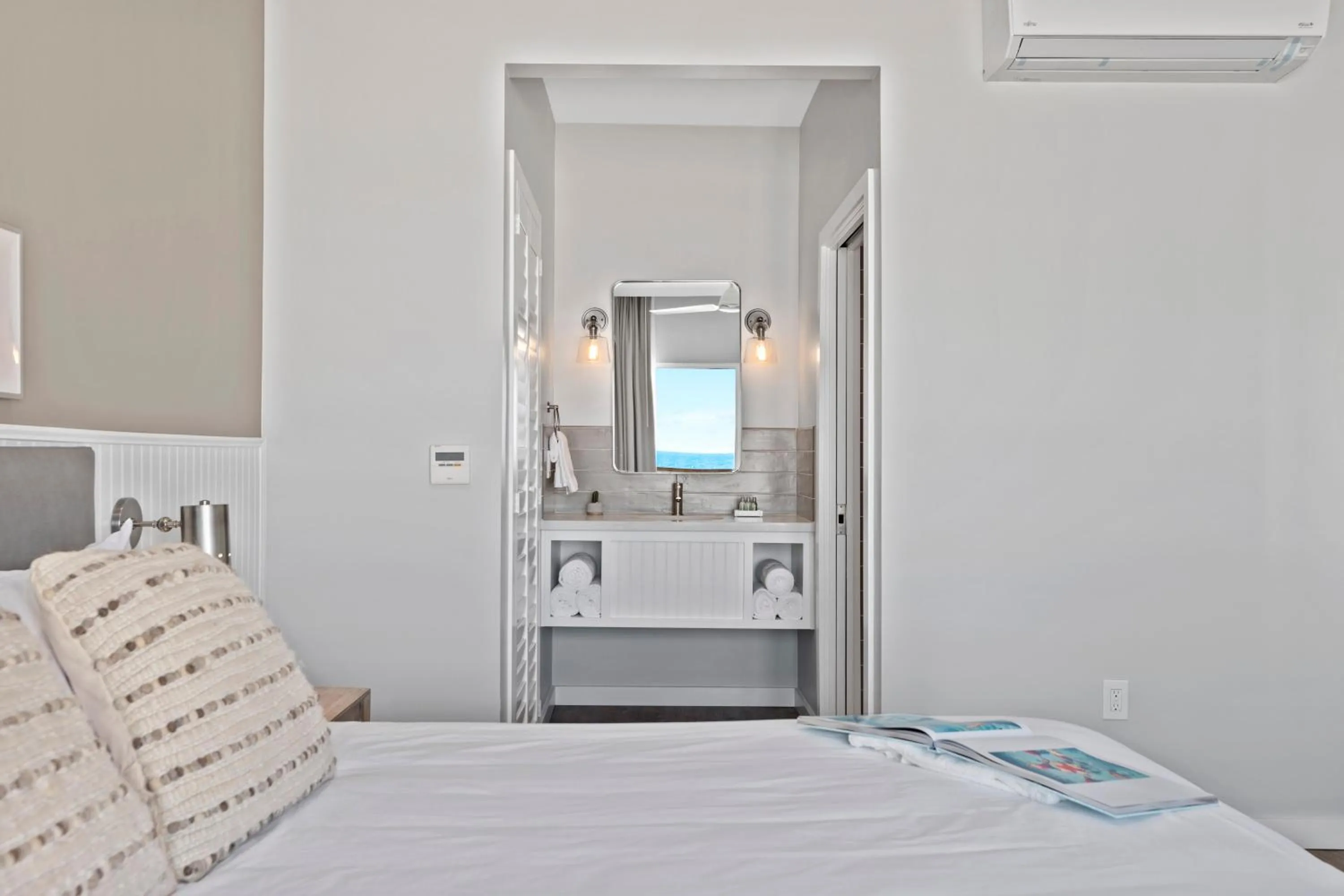 Bathroom, Bed in Sea Sprite Beach Club