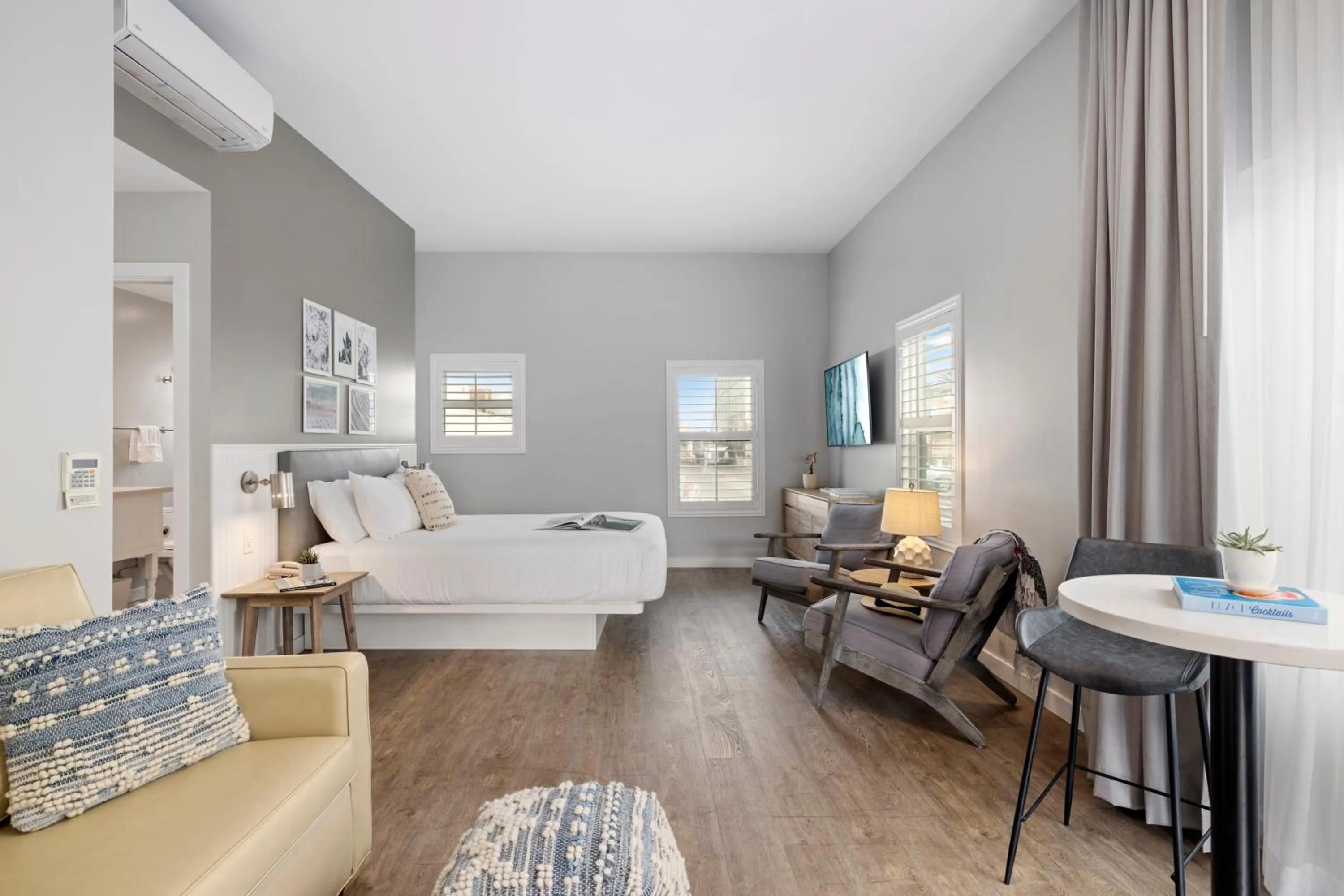 Photo of the whole room, Bed in Sea Sprite Beach Club