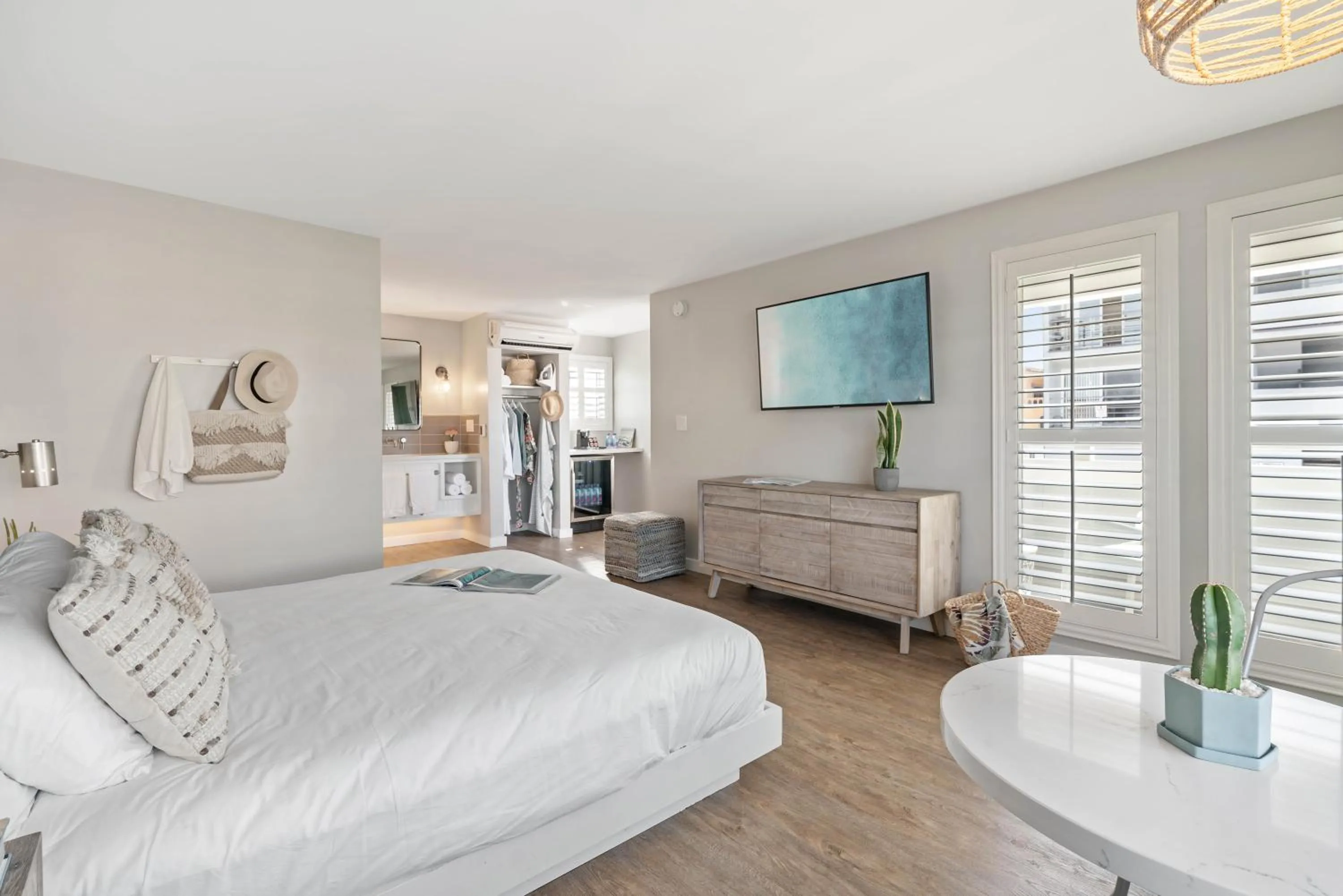 Photo of the whole room, Bed in Sea Sprite Beach Club