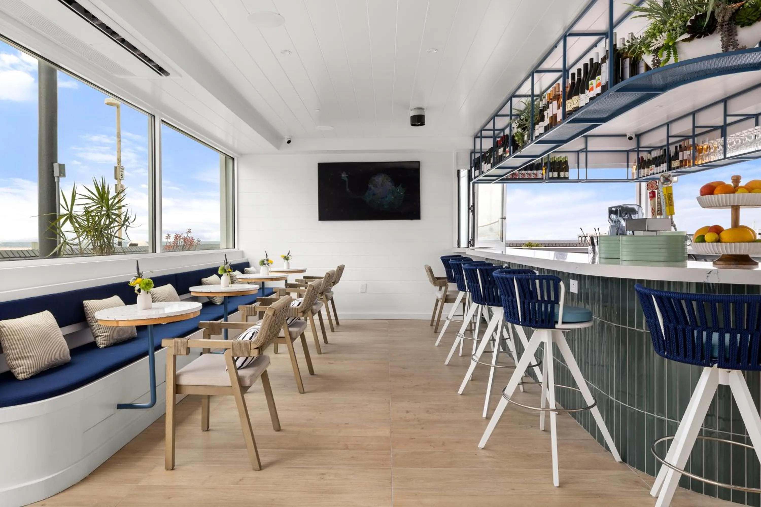 Restaurant/places to eat in Sea Sprite Beach Club