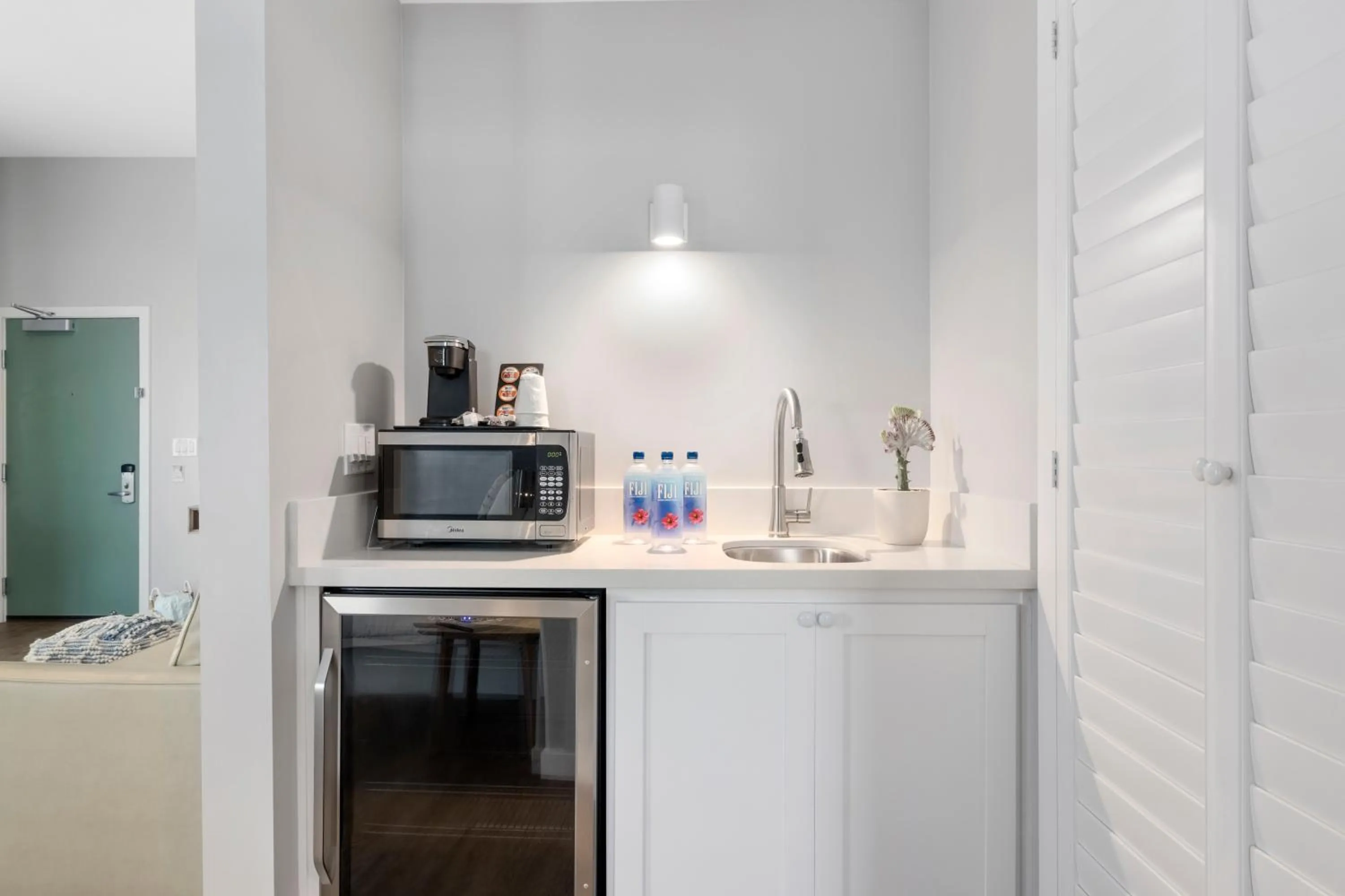 Kitchen or kitchenette in Sea Sprite Beach Club