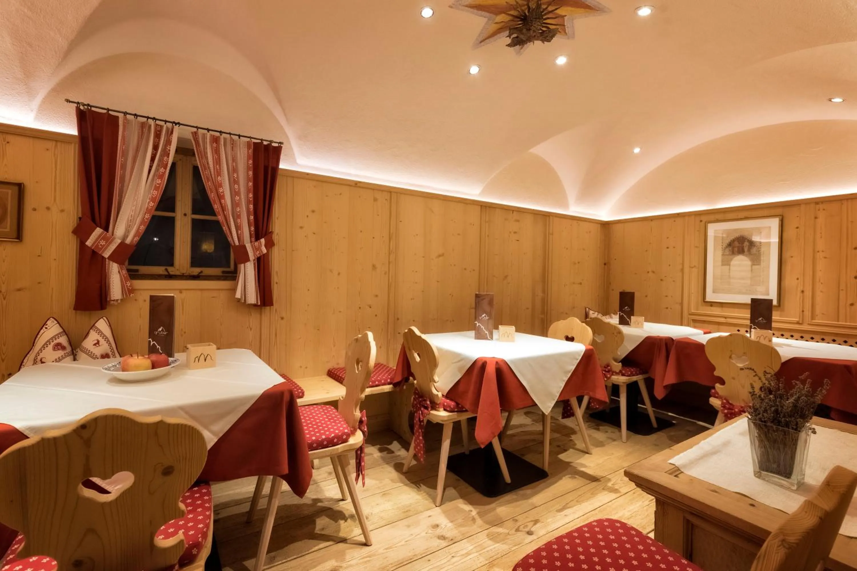Restaurant/places to eat in Hotel Gruber