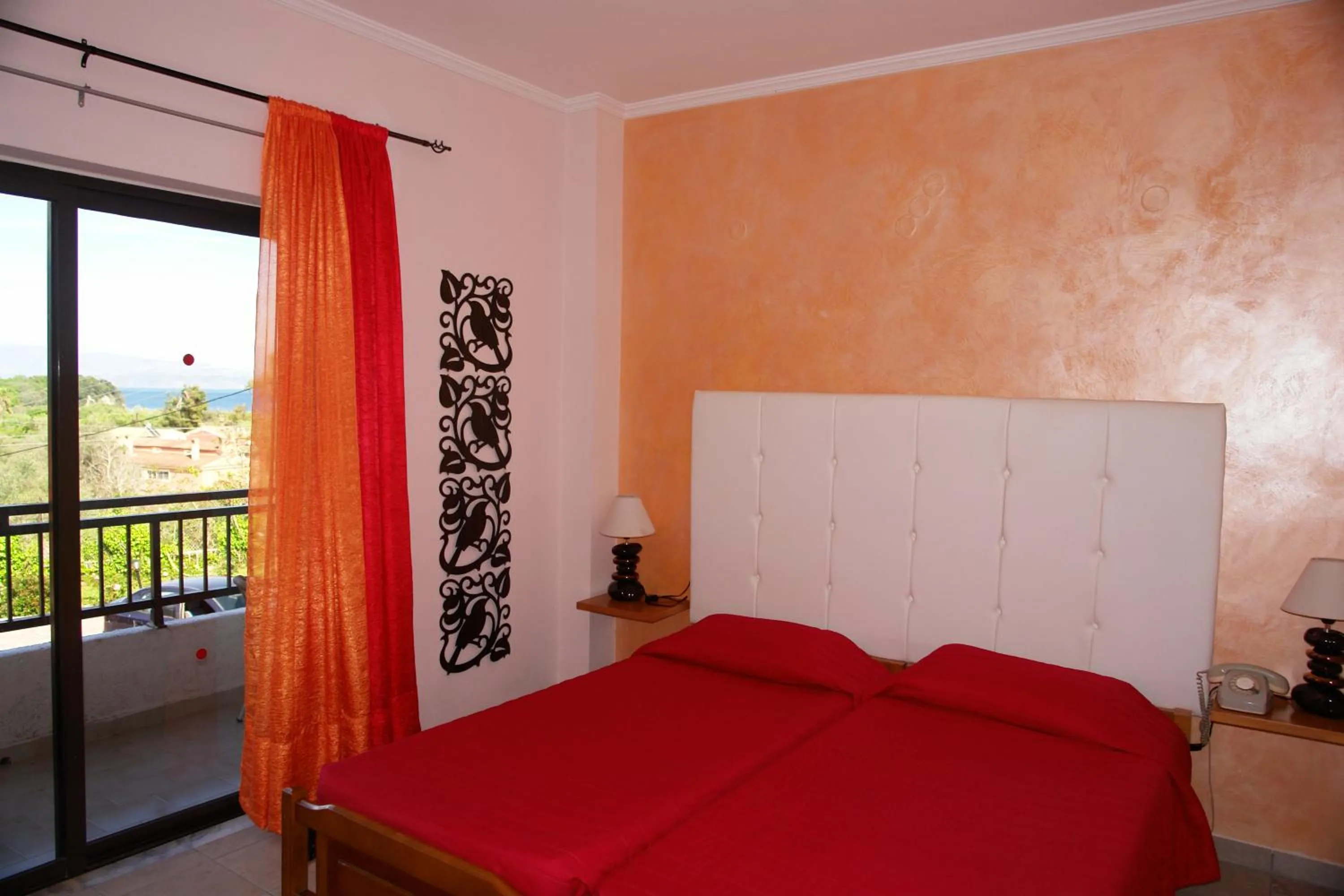 Bedroom, Bed in Victoria Hill Hotel