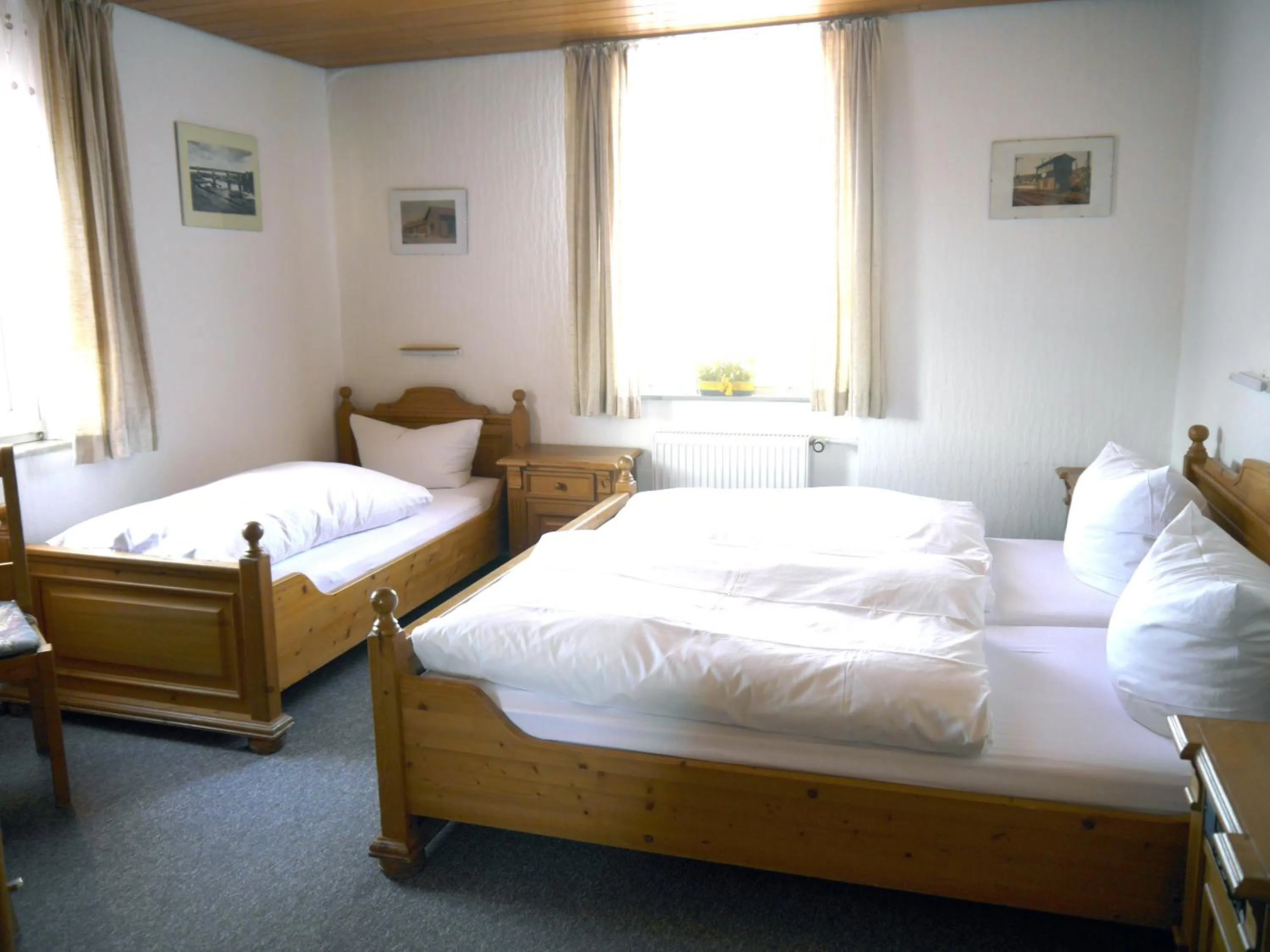 Photo of the whole room, Bed in Hotel-Gasthof-Destille-Eisenbahn