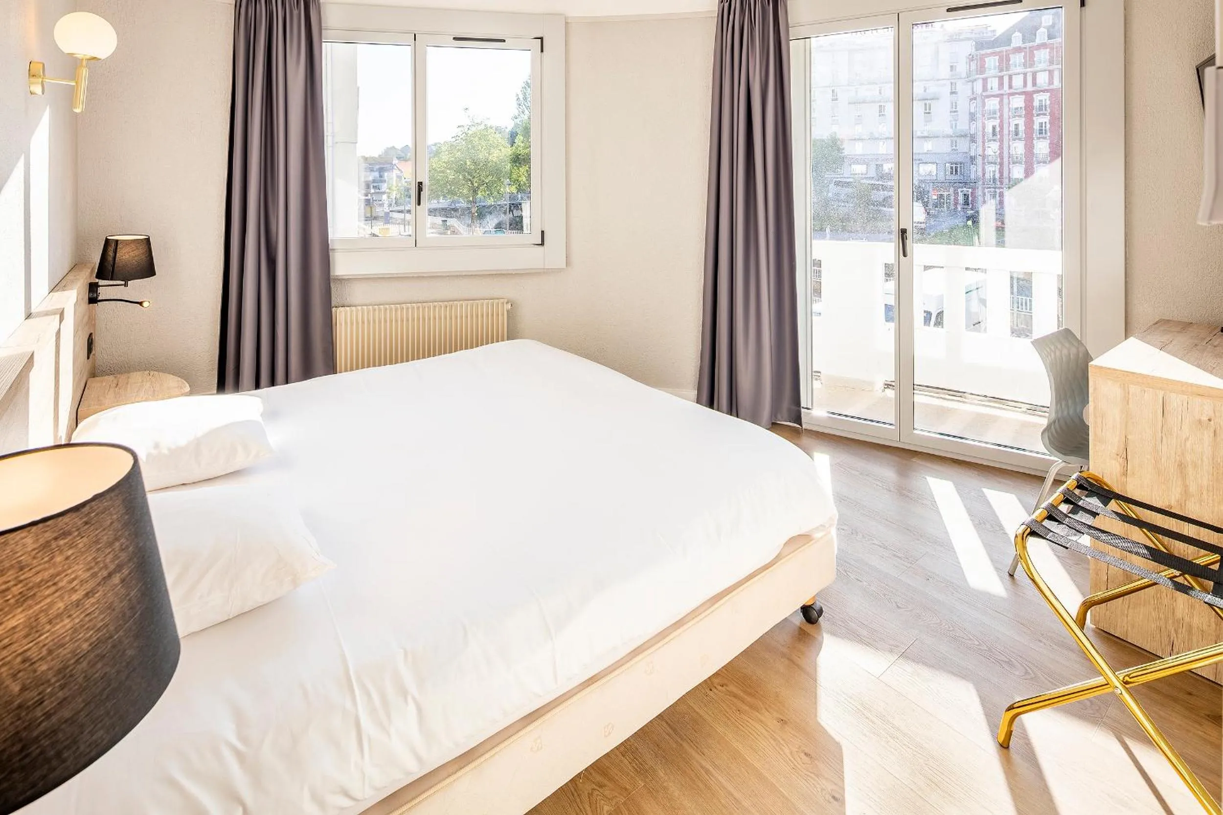 Superior Double Room in Hôtel Galilée Windsor