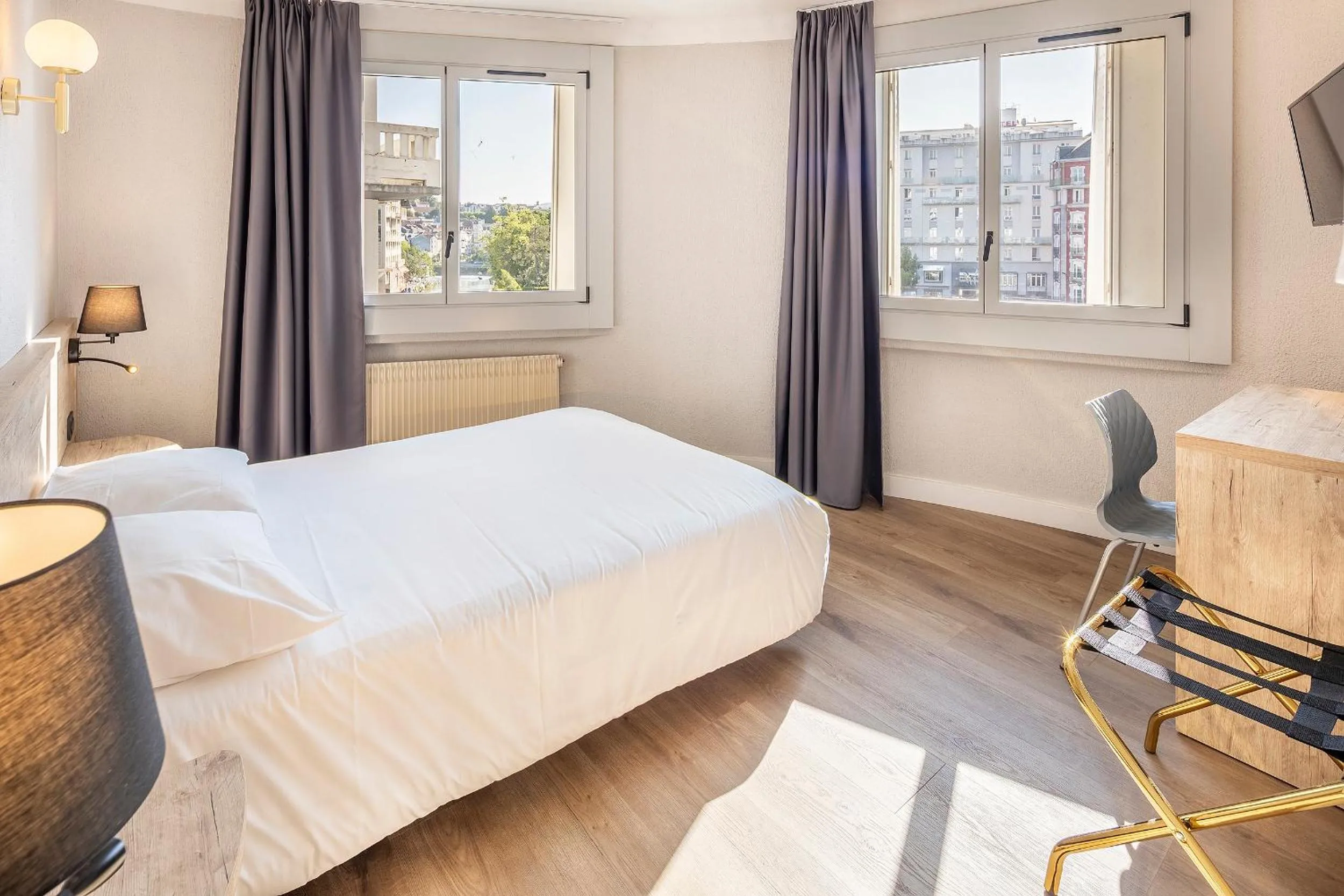 Superior Double Room in Hôtel Galilée Windsor