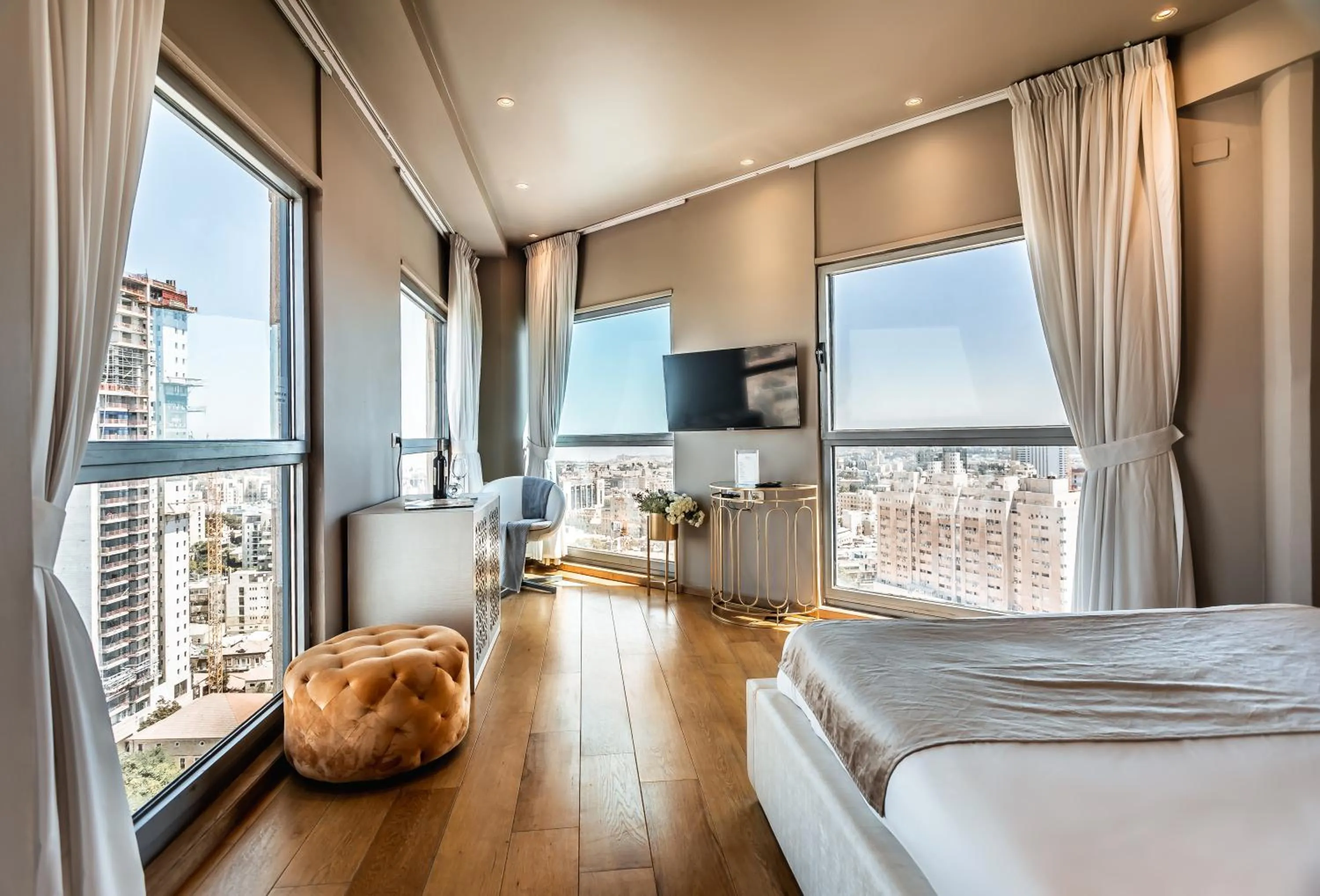 Photo of the whole room, Bed in My Jerusalem View