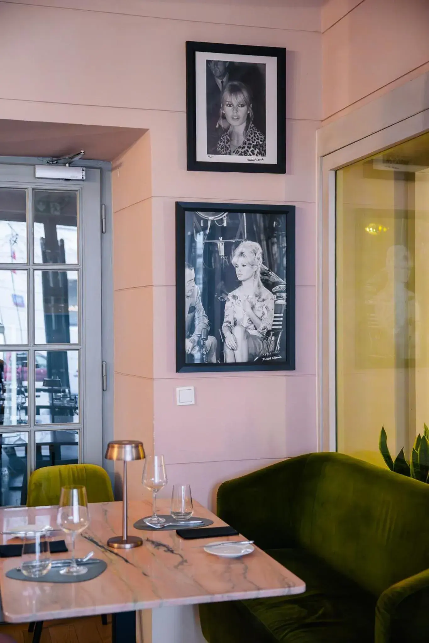 Restaurant/places to eat in H15 Boutique Hotel, Warsaw, a Member of Design Hotels Restaurant/places to eat in H15 Boutique Hotel, Warsaw, a Member of Design Hotels