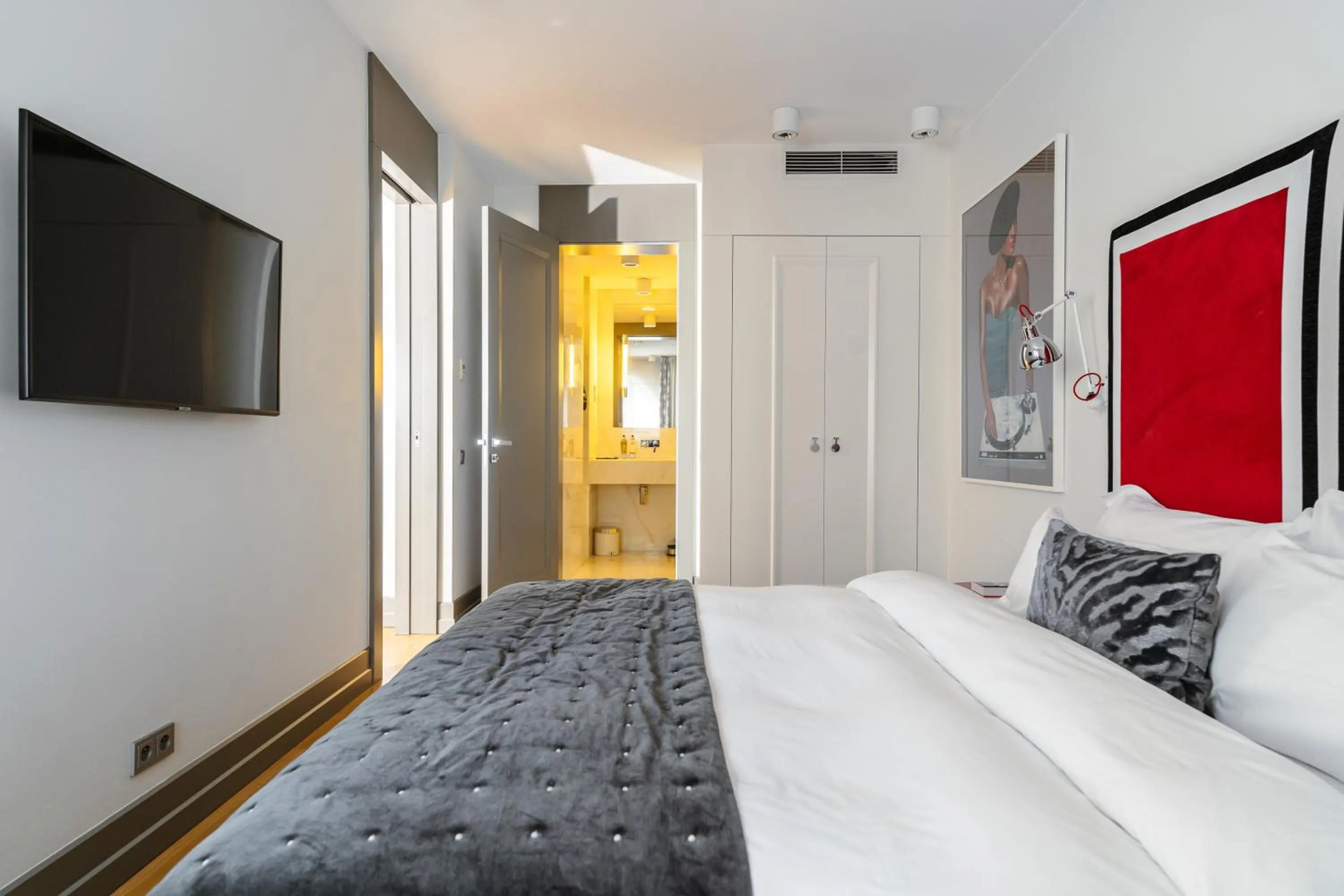 Bedroom, Bed in H15 Boutique Hotel, Warsaw, a Member of Design Hotels