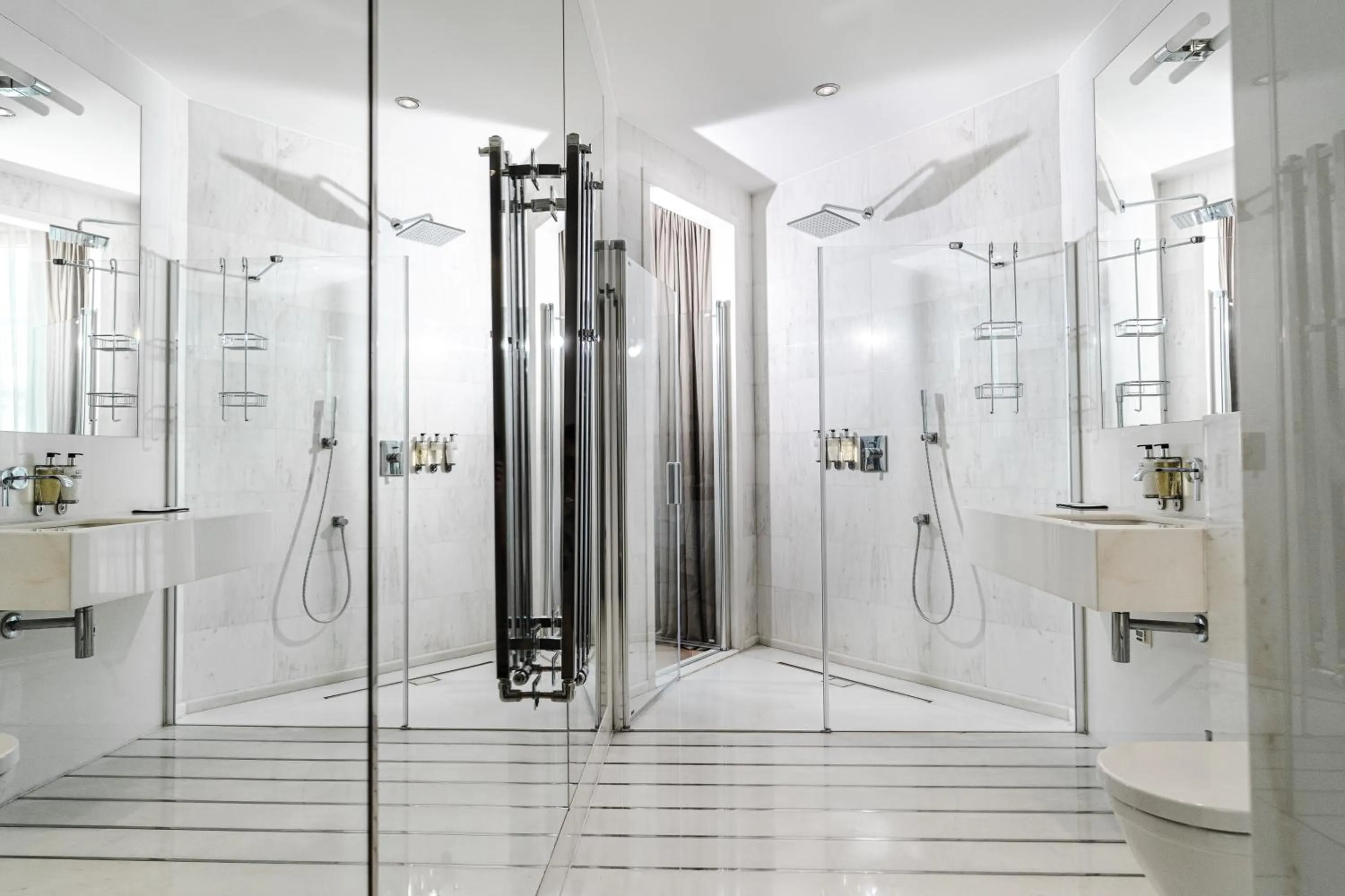 Bathroom in H15 Boutique Hotel, Warsaw, a Member of Design Hotels