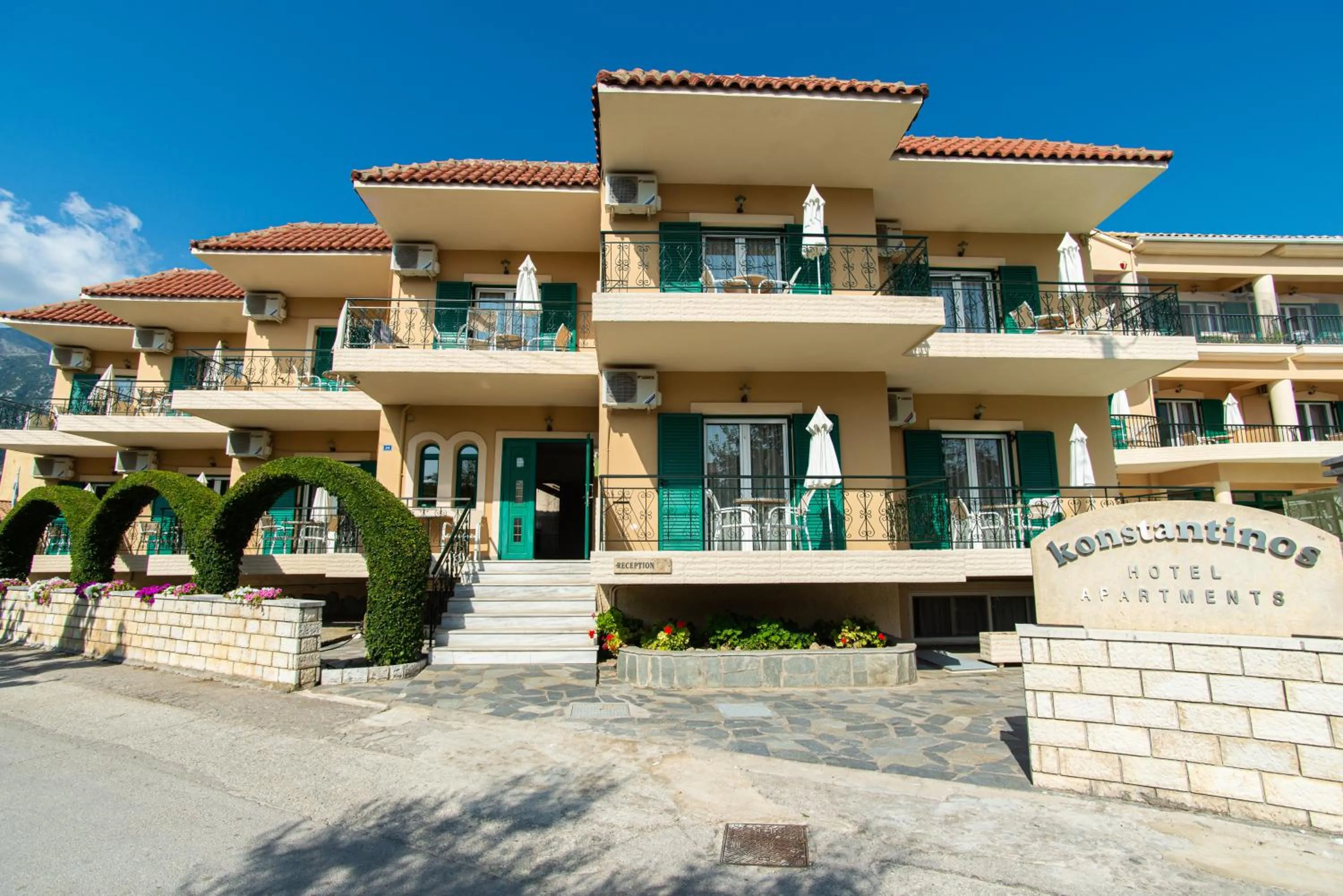 Konstantinos Hotel & Apartments 2