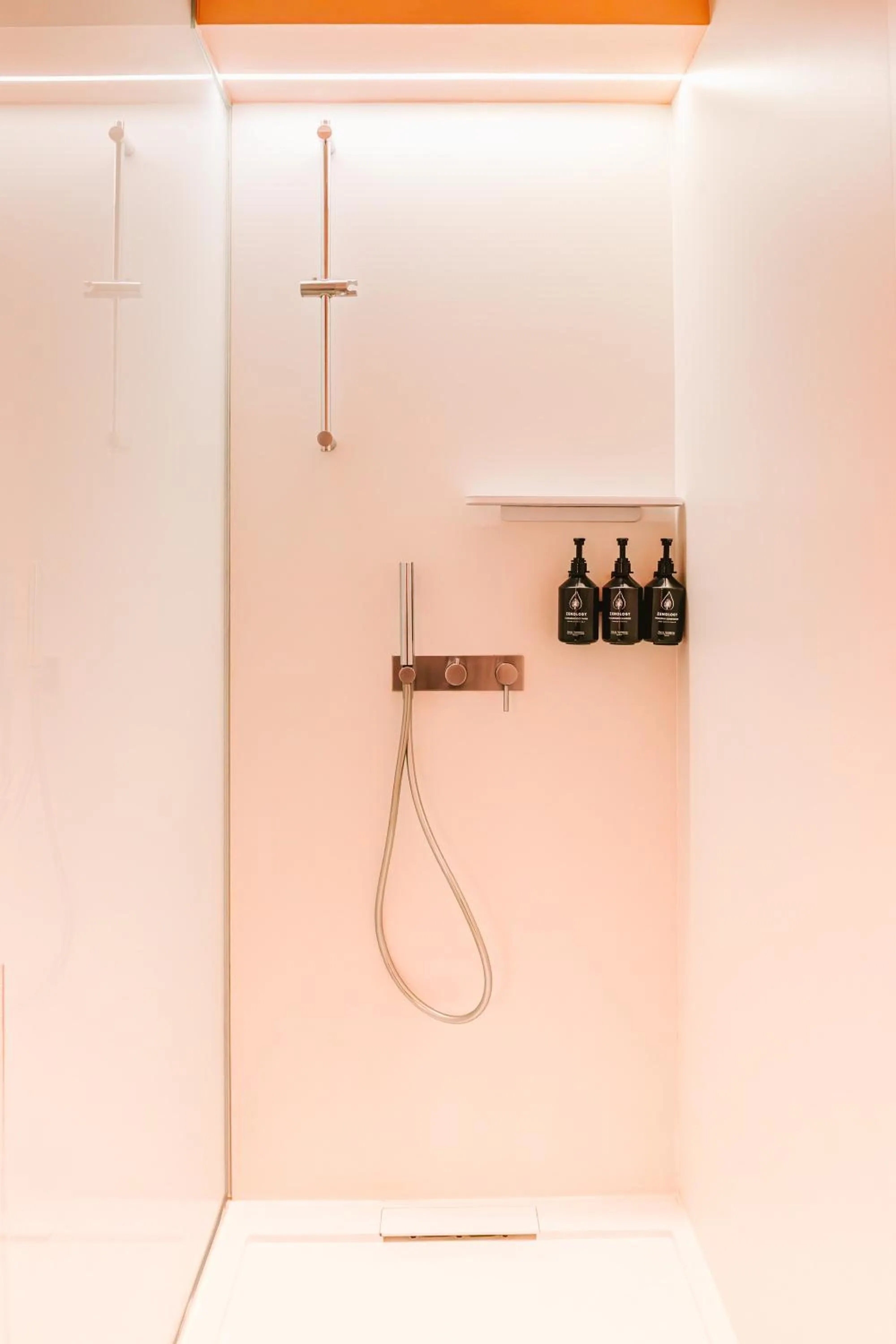 Bathroom in Hotel Indigo Albufeira by IHG