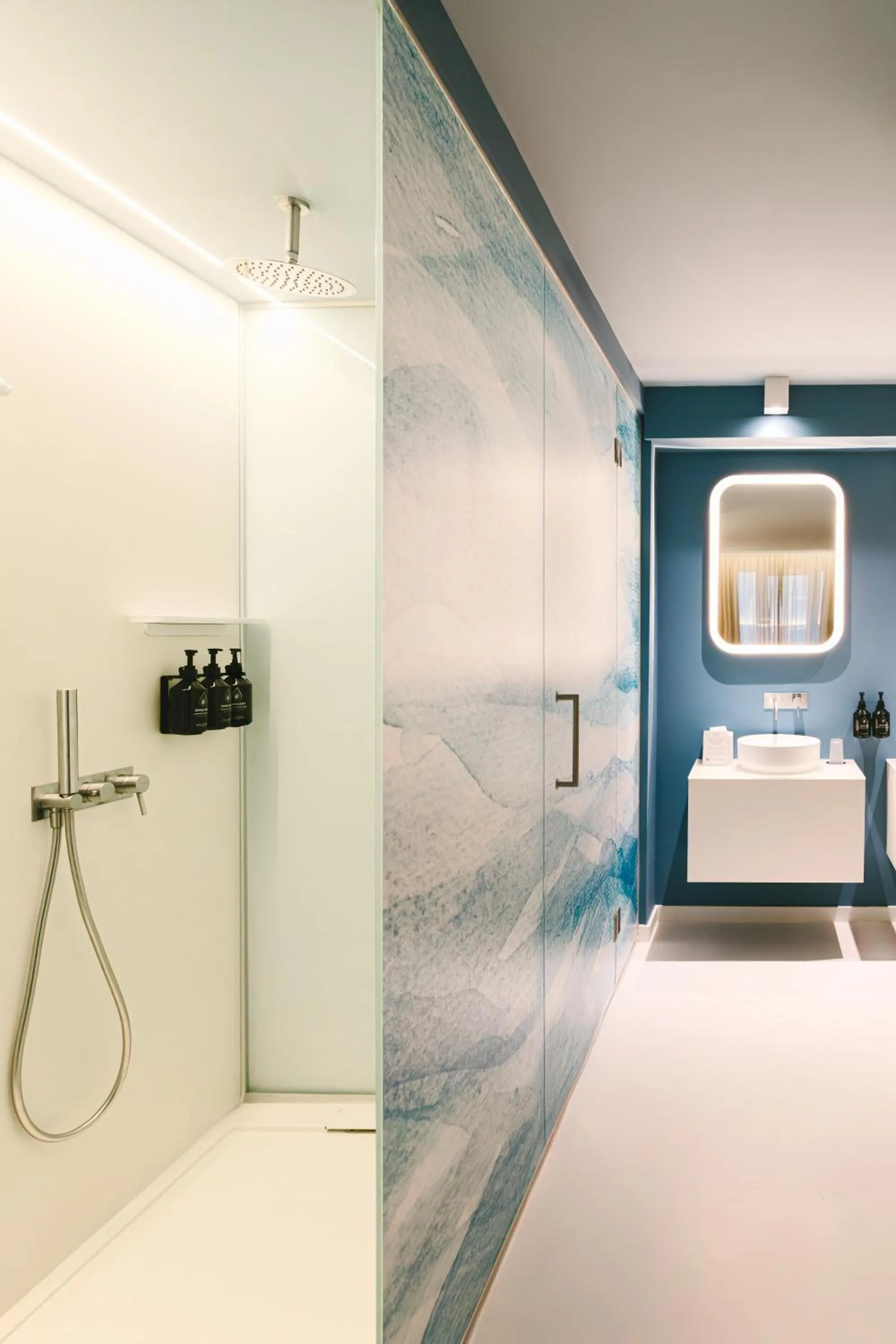 Bathroom in Hotel Indigo Albufeira by IHG