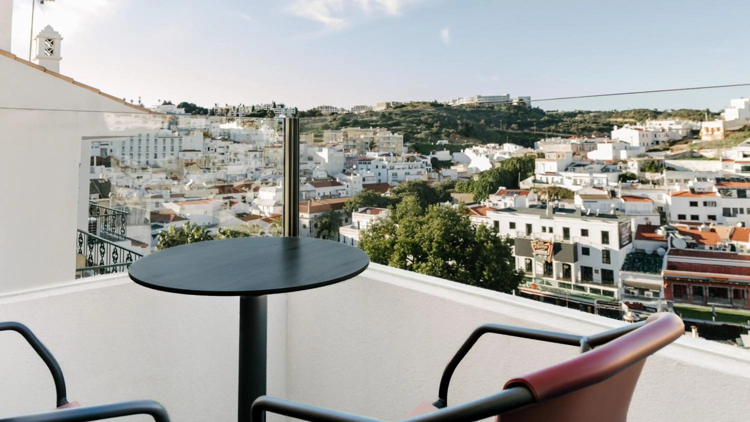 Photo of the whole room in Hotel Indigo Albufeira by IHG