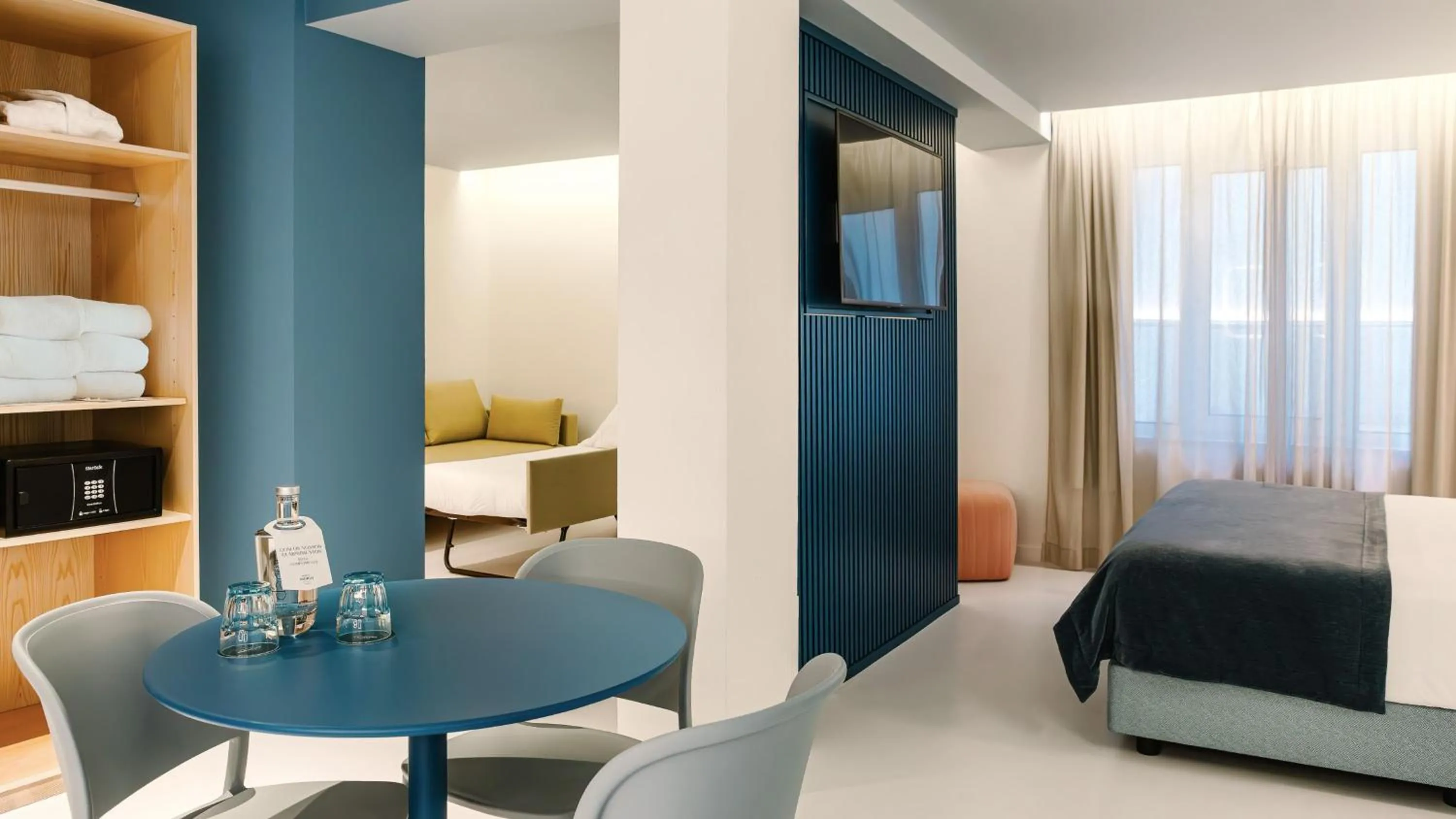 Photo of the whole room, Bed in Hotel Indigo Albufeira by IHG