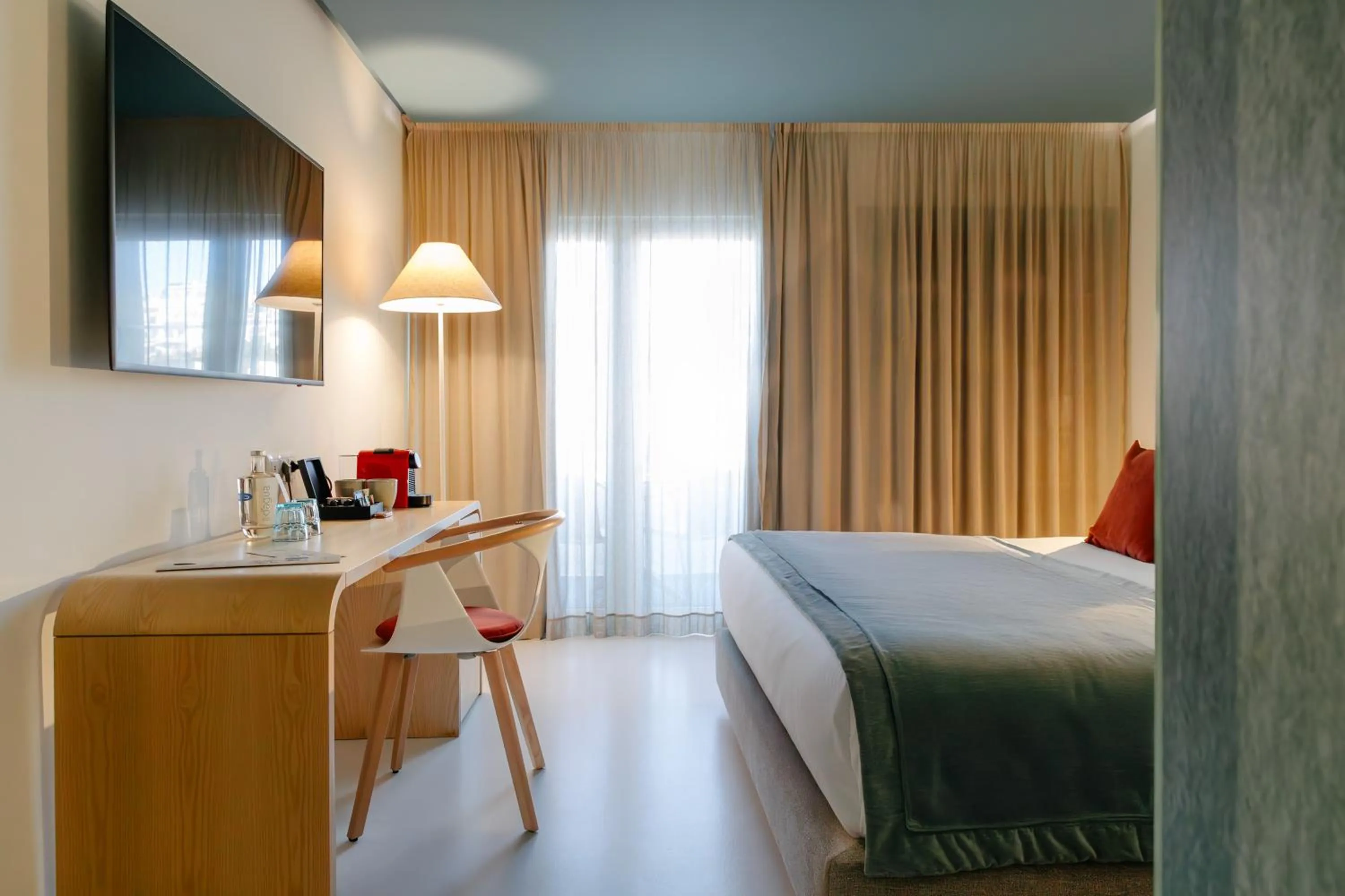 Bedroom, Bed in Hotel Indigo Albufeira by IHG