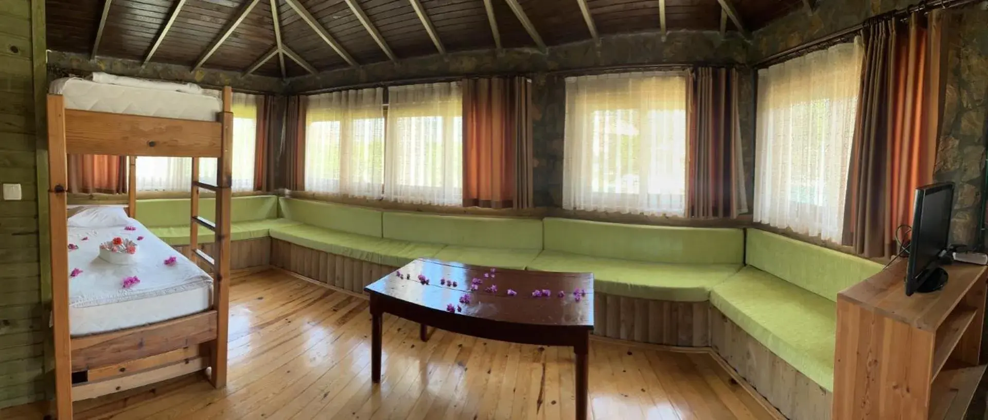 Deluxe Quadruple Room in Bahaus Resort Deluxe Quadruple Room in Bahaus Resort