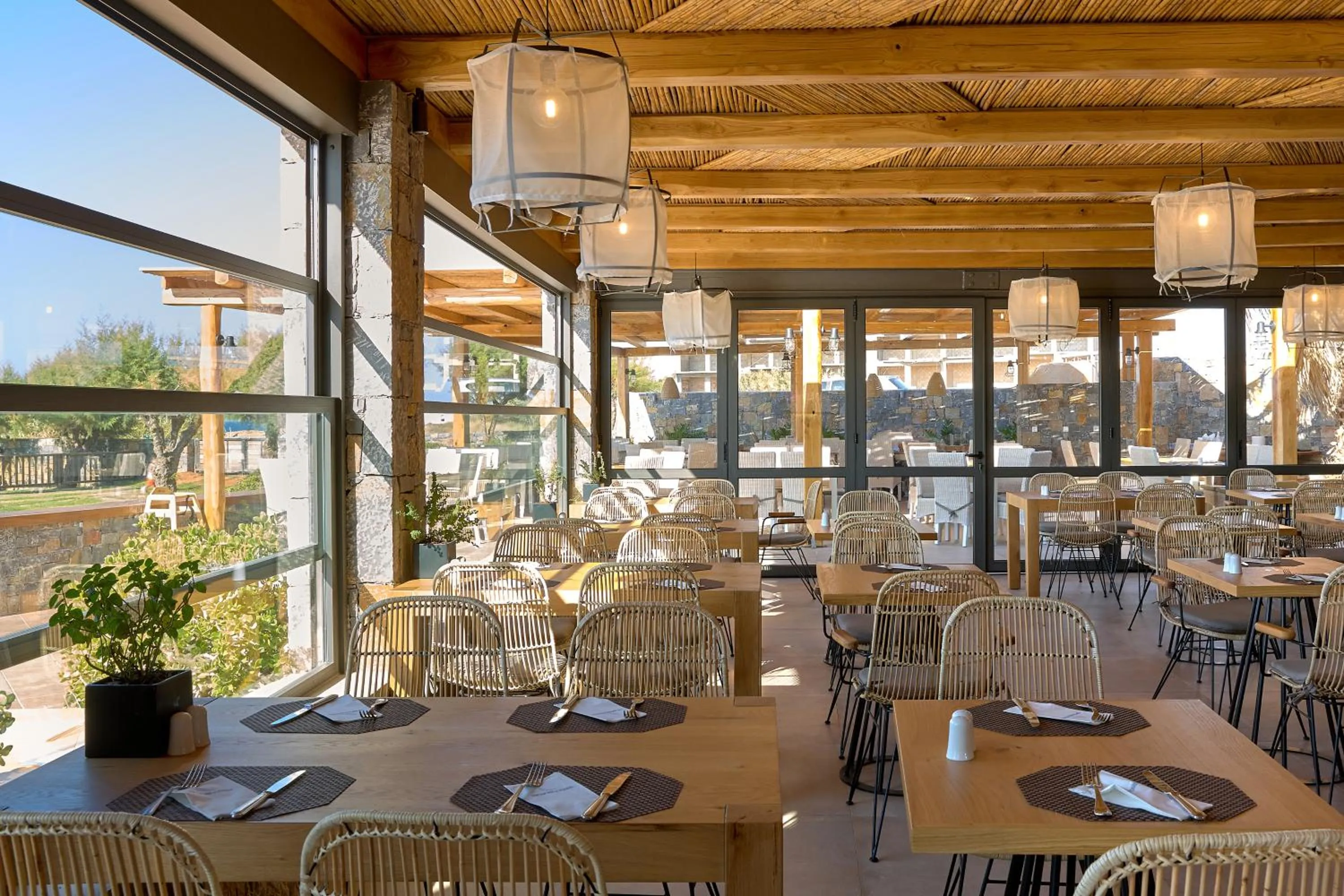 Restaurant/places to eat in Sirens Beach & Village