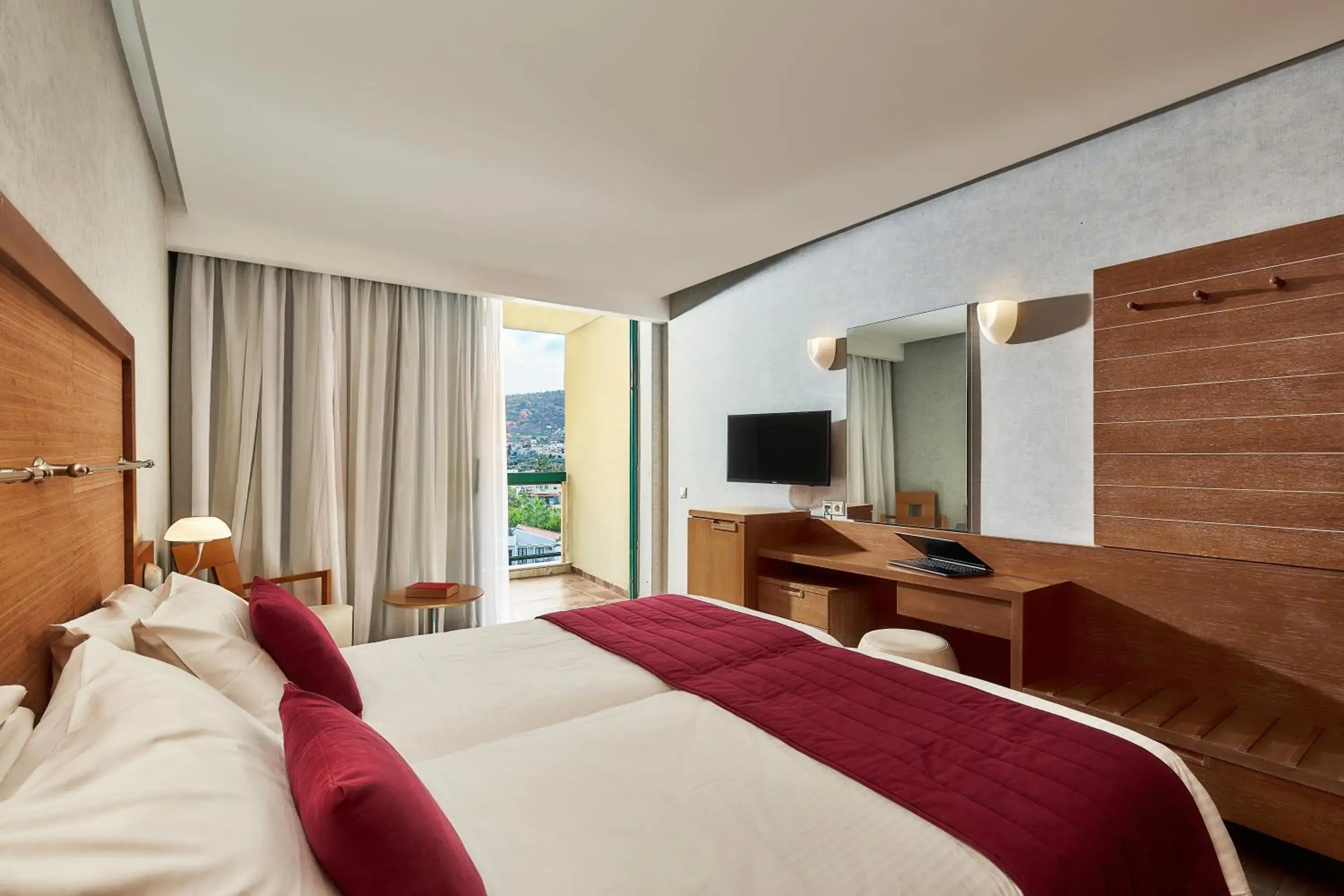 Twin Room Mountain view in Sirens Beach & Village Twin Room Mountain view in Sirens Beach & Village