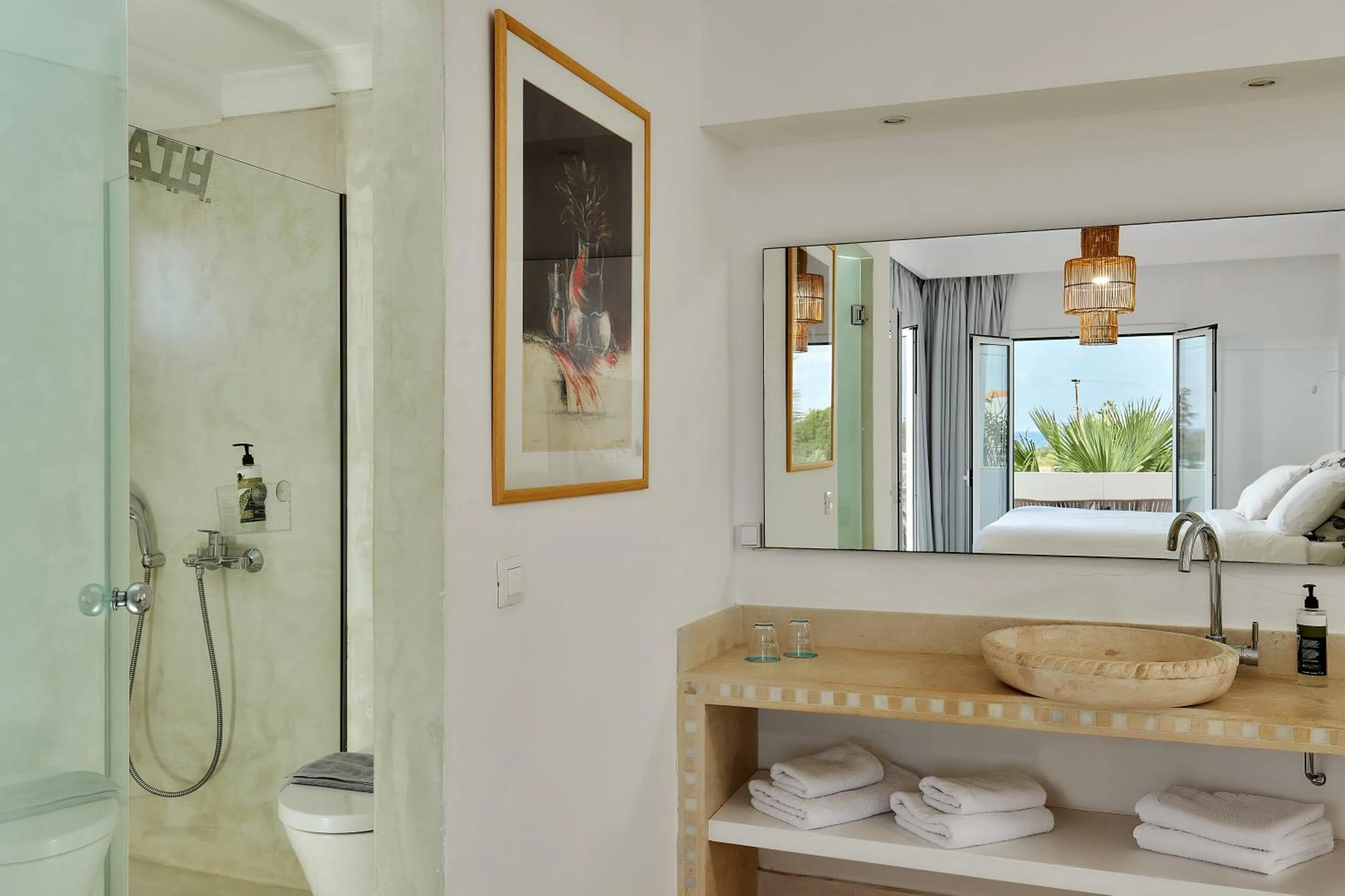 Shower in Sirens Beach & Village