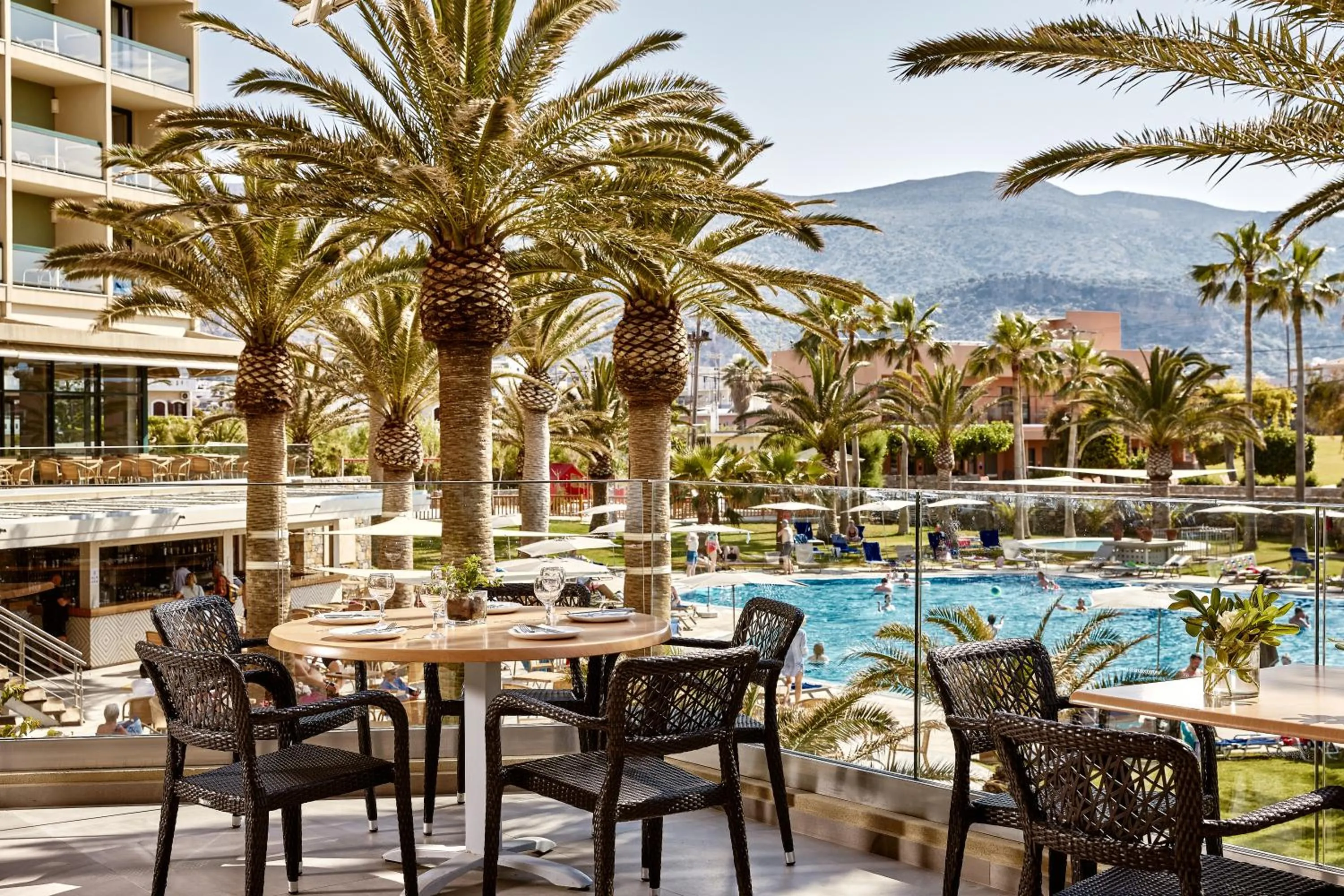 Restaurant/places to eat in Sirens Beach & Village