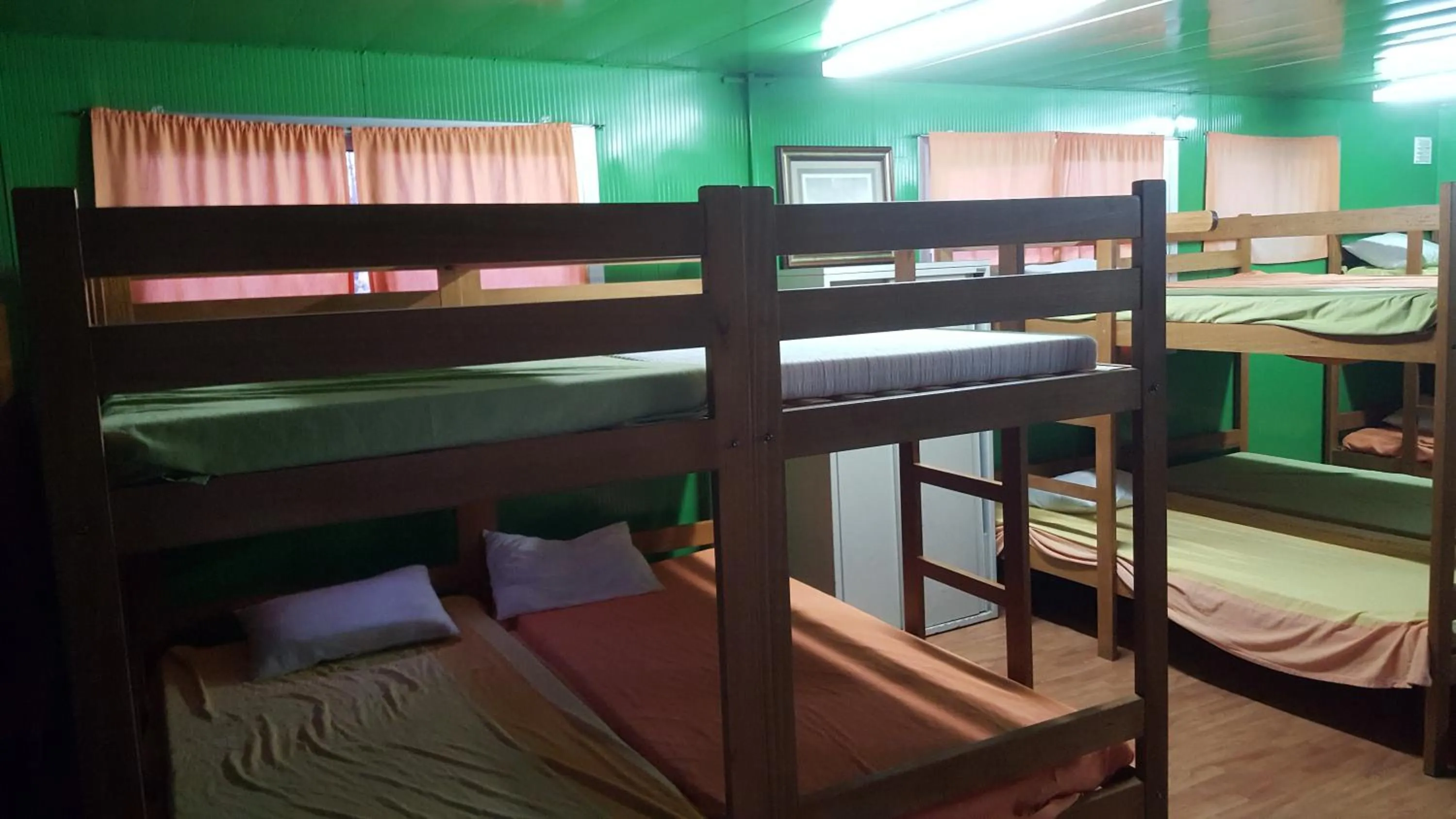 Bedroom, Bed in Bungalows Land'shause