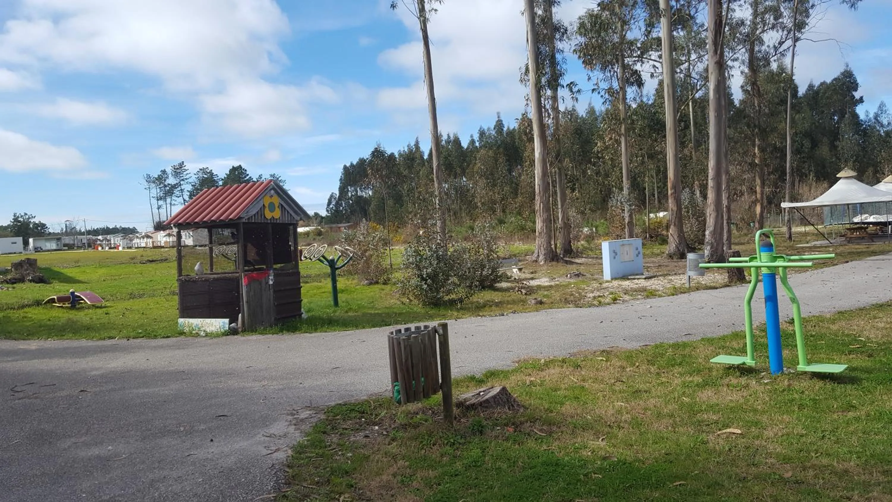 Children play ground in Bungalows Land'shause