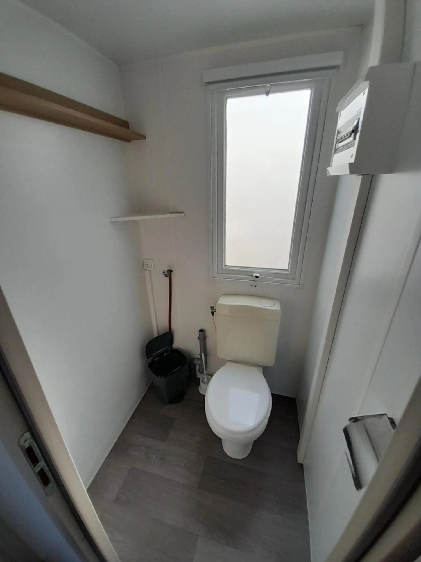 Toilet in Bungalows Land'shause