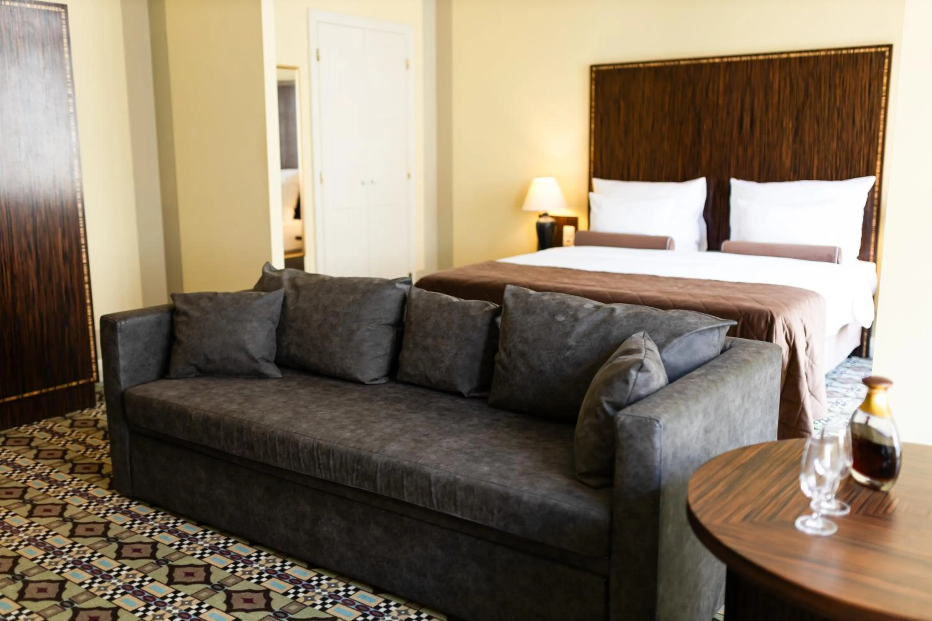 Photo of the whole room, Bed in Grandezza Hotel Luxury Palace