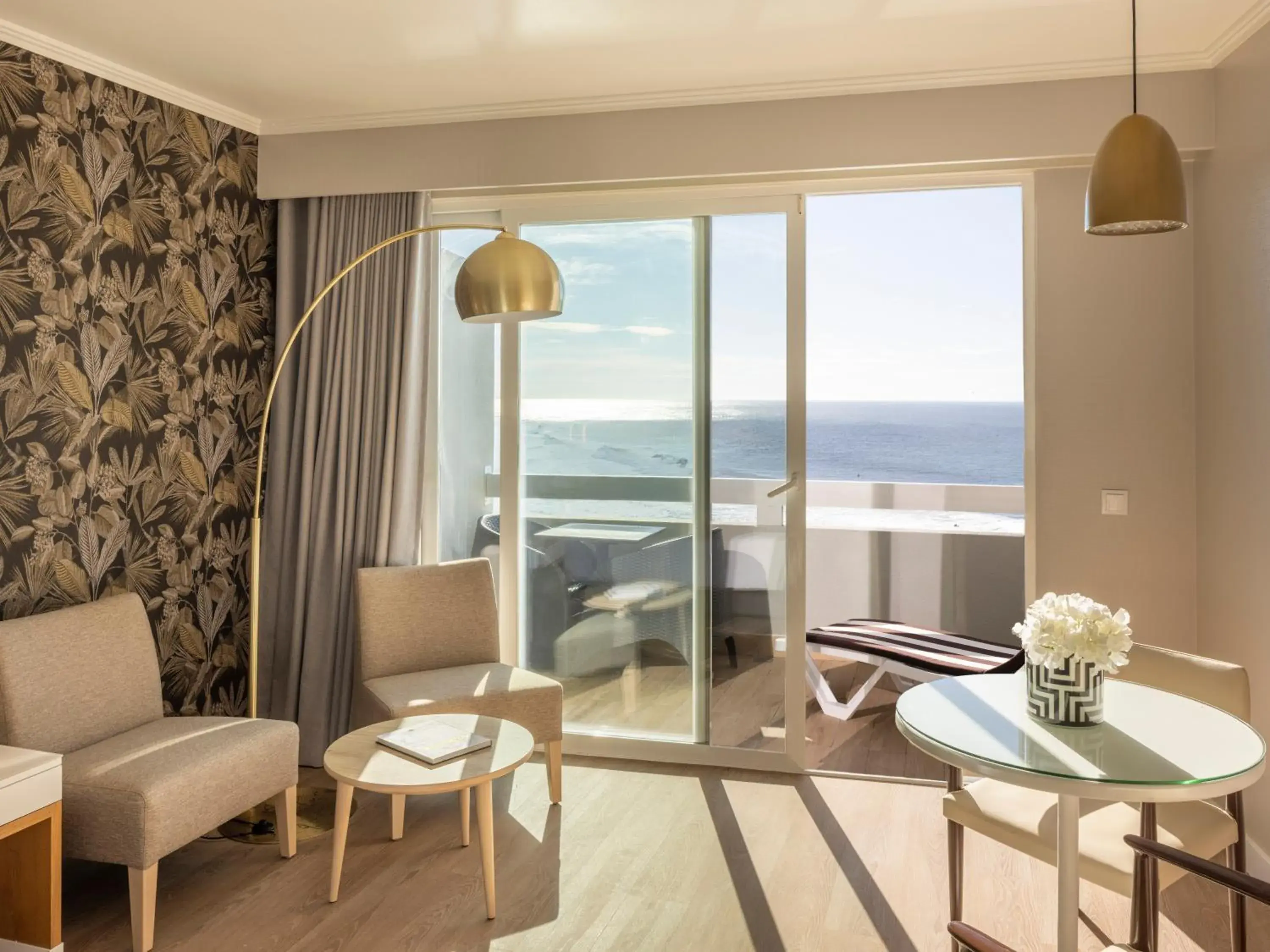 Bedroom in Arribas Sintra Hotel Bedroom in Arribas Sintra Hotel