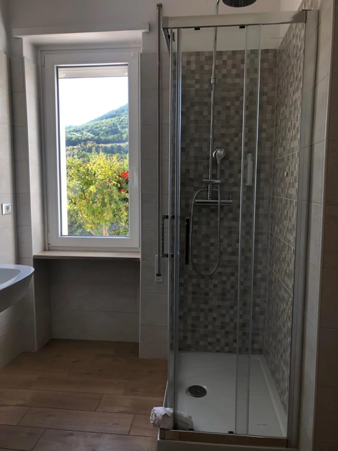 Shower in Hotel Porta Rivera