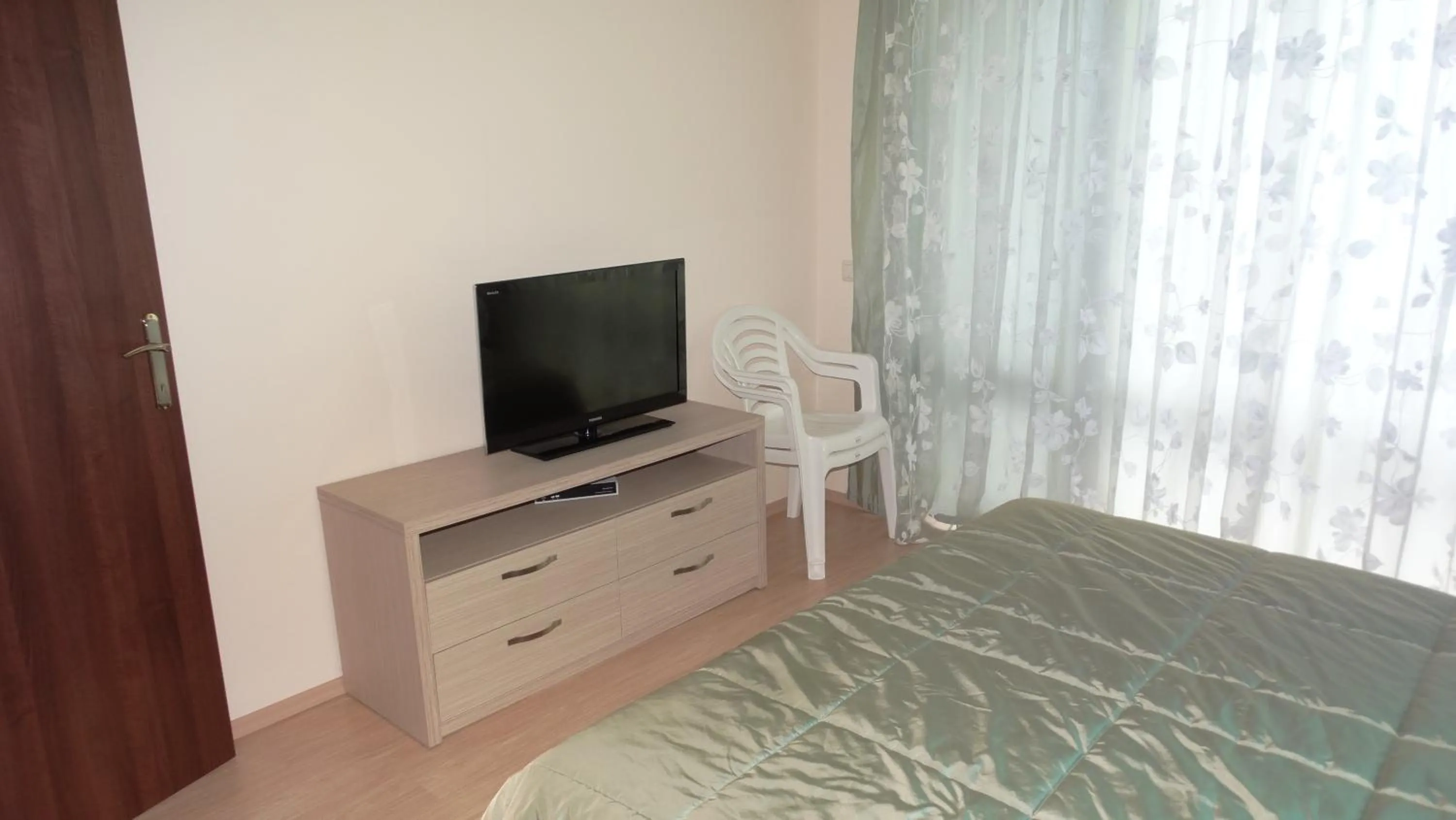 Bed in Chateau del Marina Apart Complex