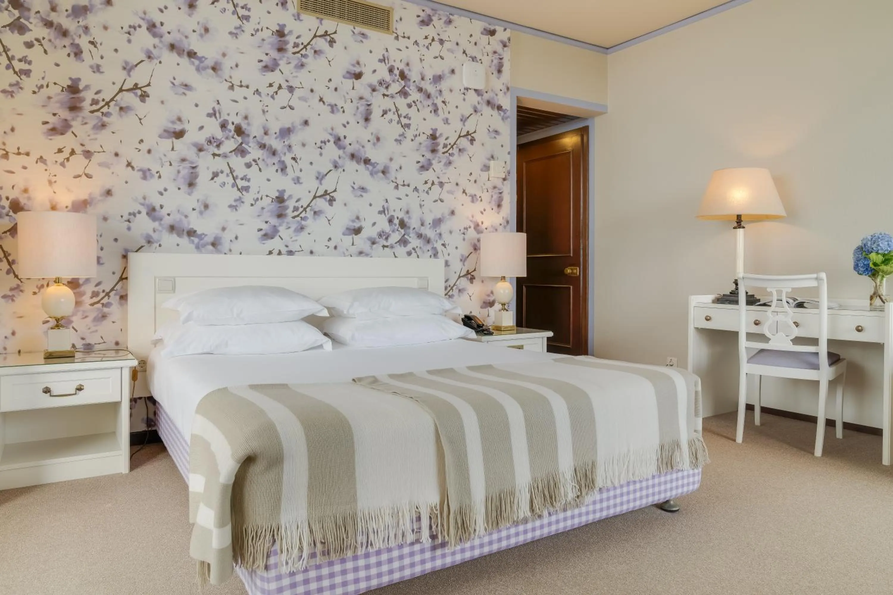 Bathroom, Bed in Pestana Bahia Praia Nature & Beach Resort