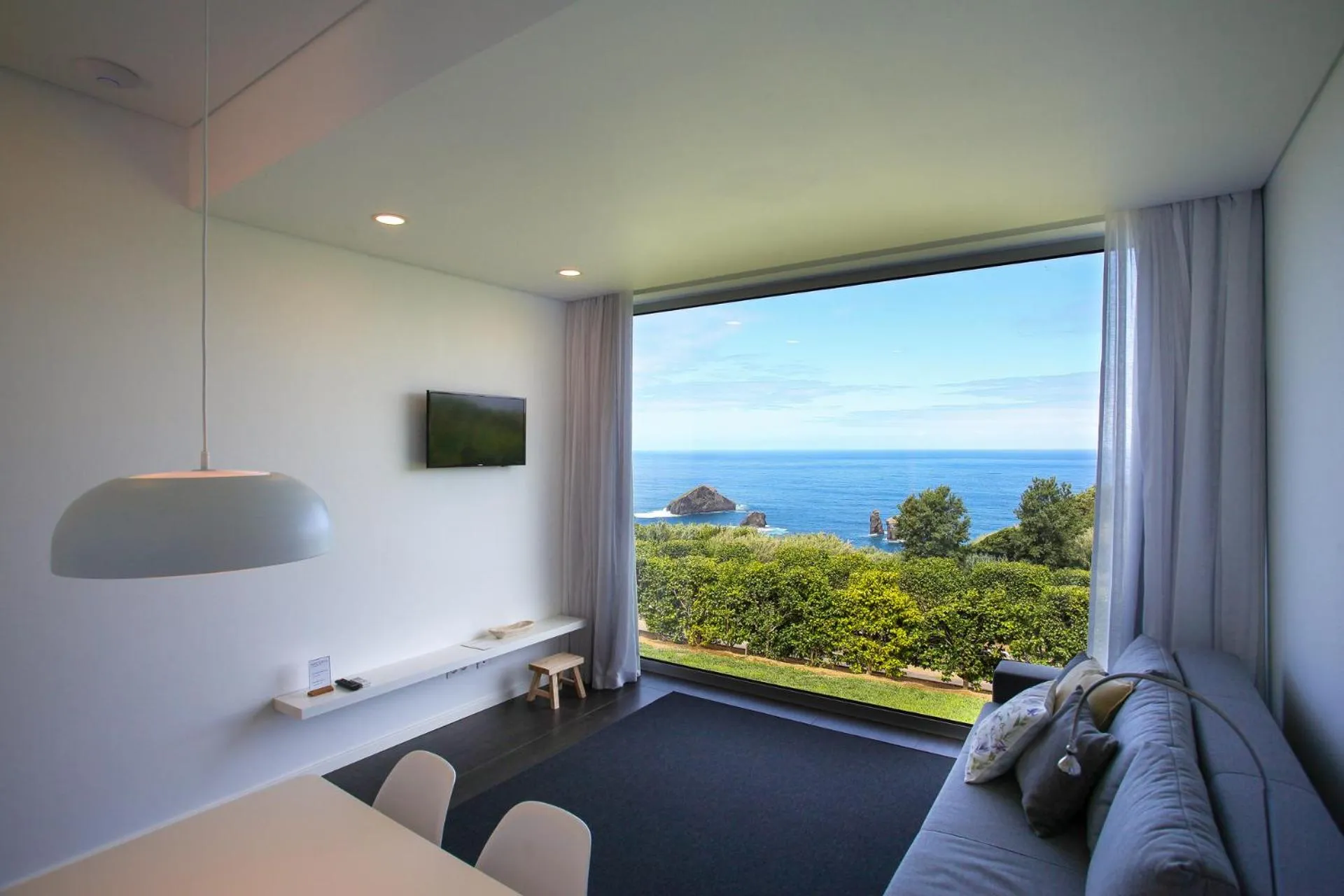 TV and multimedia in Mosteiros Place