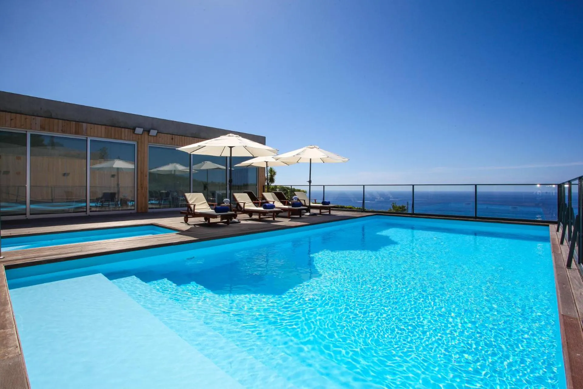 Swimming pool in Mosteiros Place