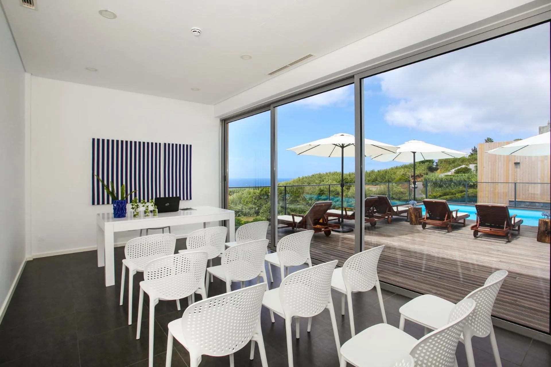 Area and facilities in Mosteiros Place