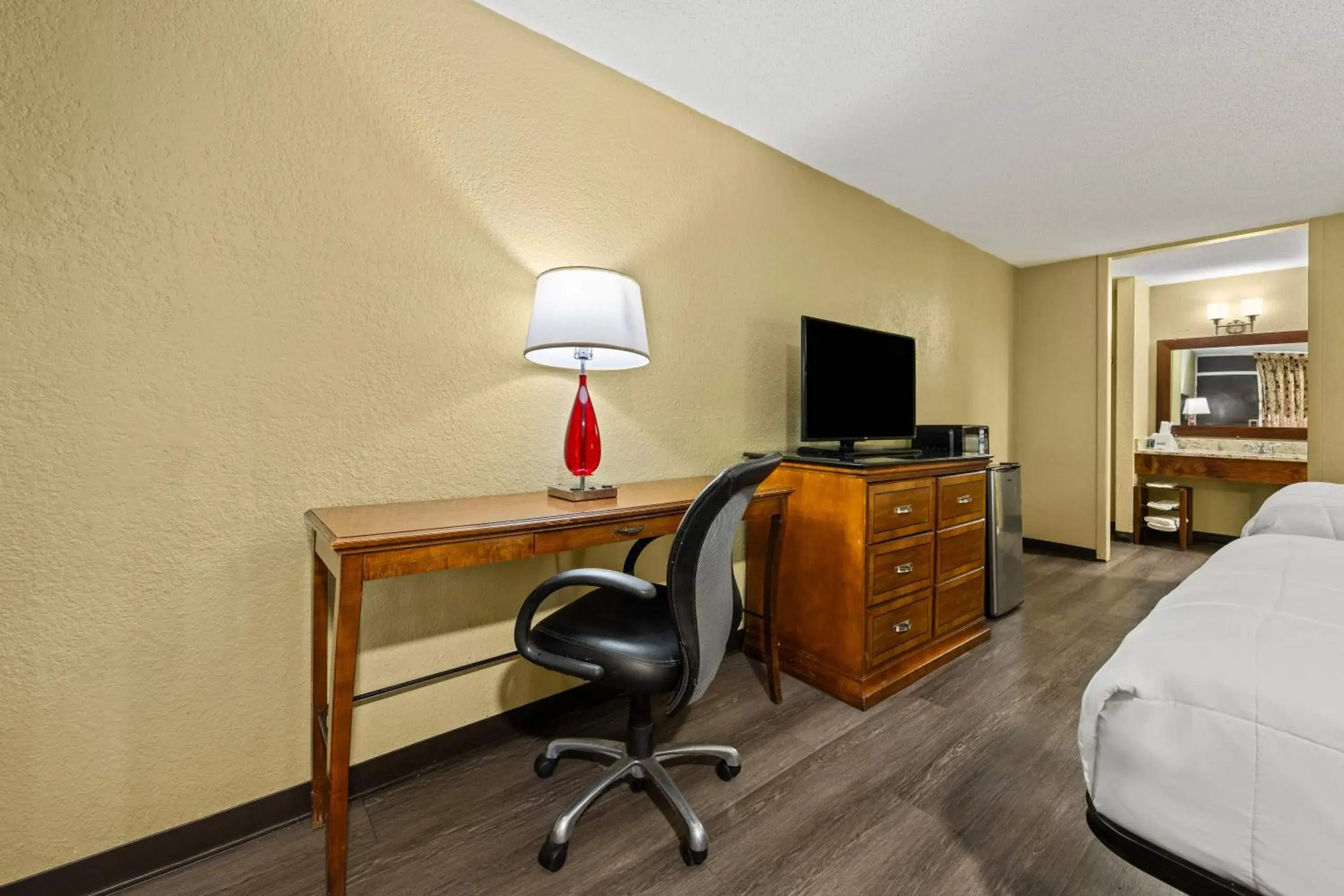 Bed in Americas Best Value Inn - Wilson Bed in Americas Best Value Inn - Wilson