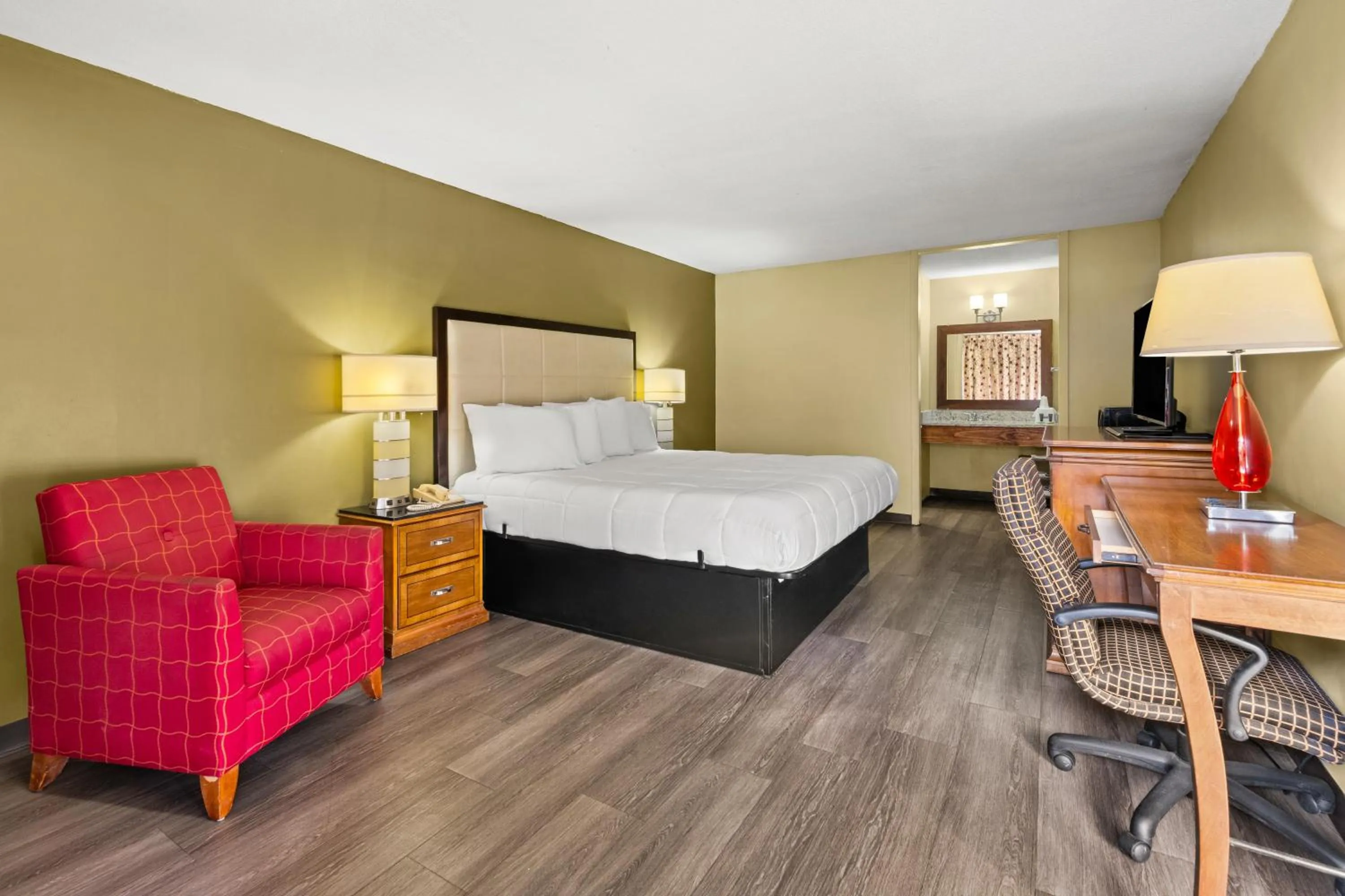 Bed in Americas Best Value Inn - Wilson