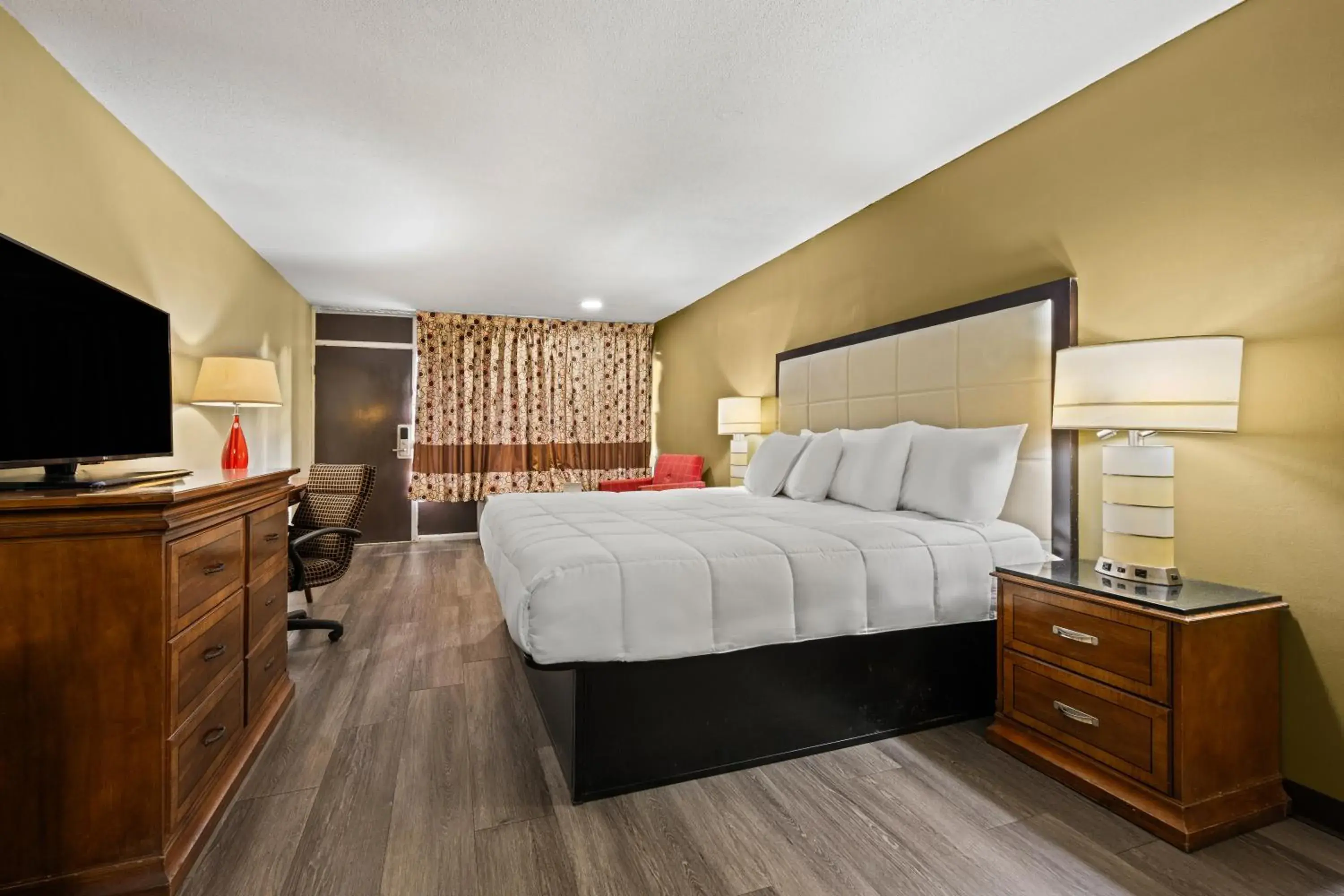 Bed in Americas Best Value Inn - Wilson Bed in Americas Best Value Inn - Wilson