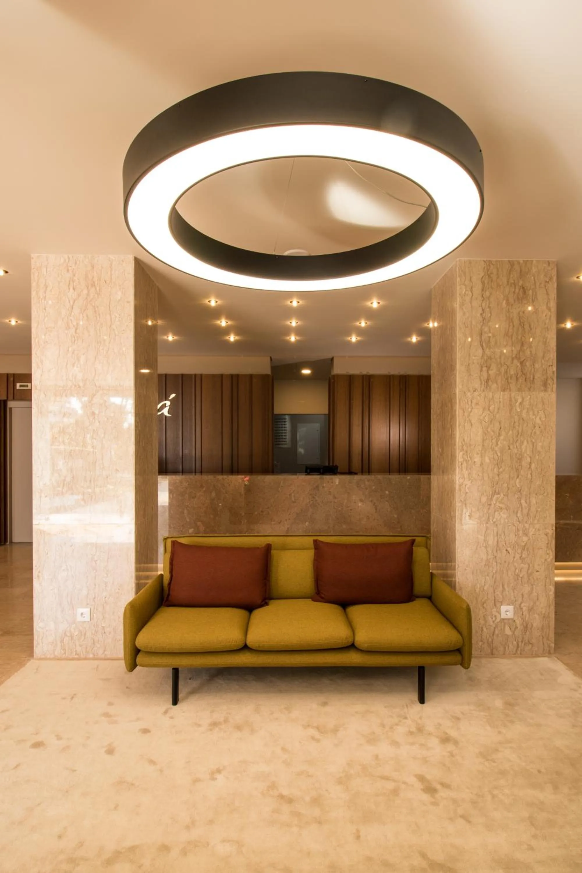 Lobby or reception in Hotel Girassol - Suite Hotel