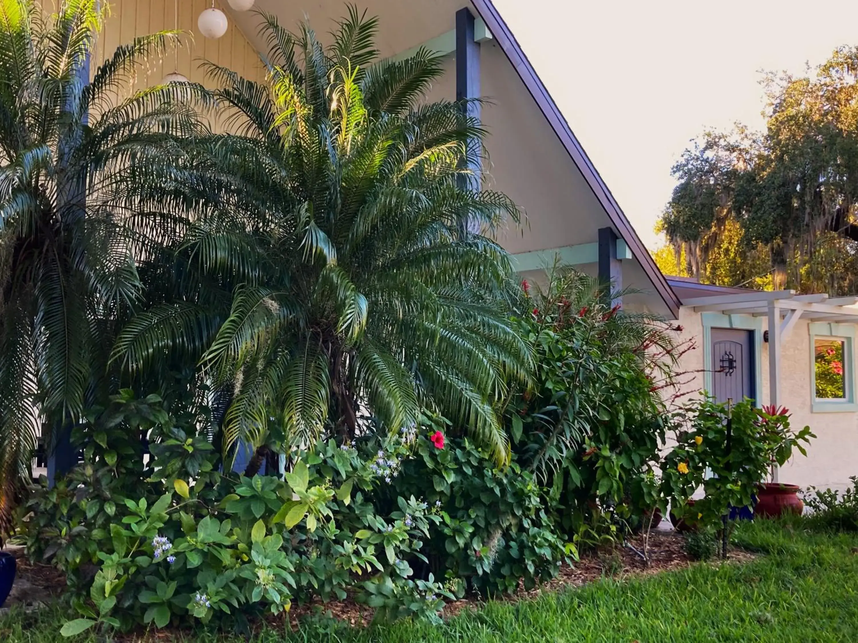 Property building in Retreat at Crystal Manatee Property building in Retreat at Crystal Manatee