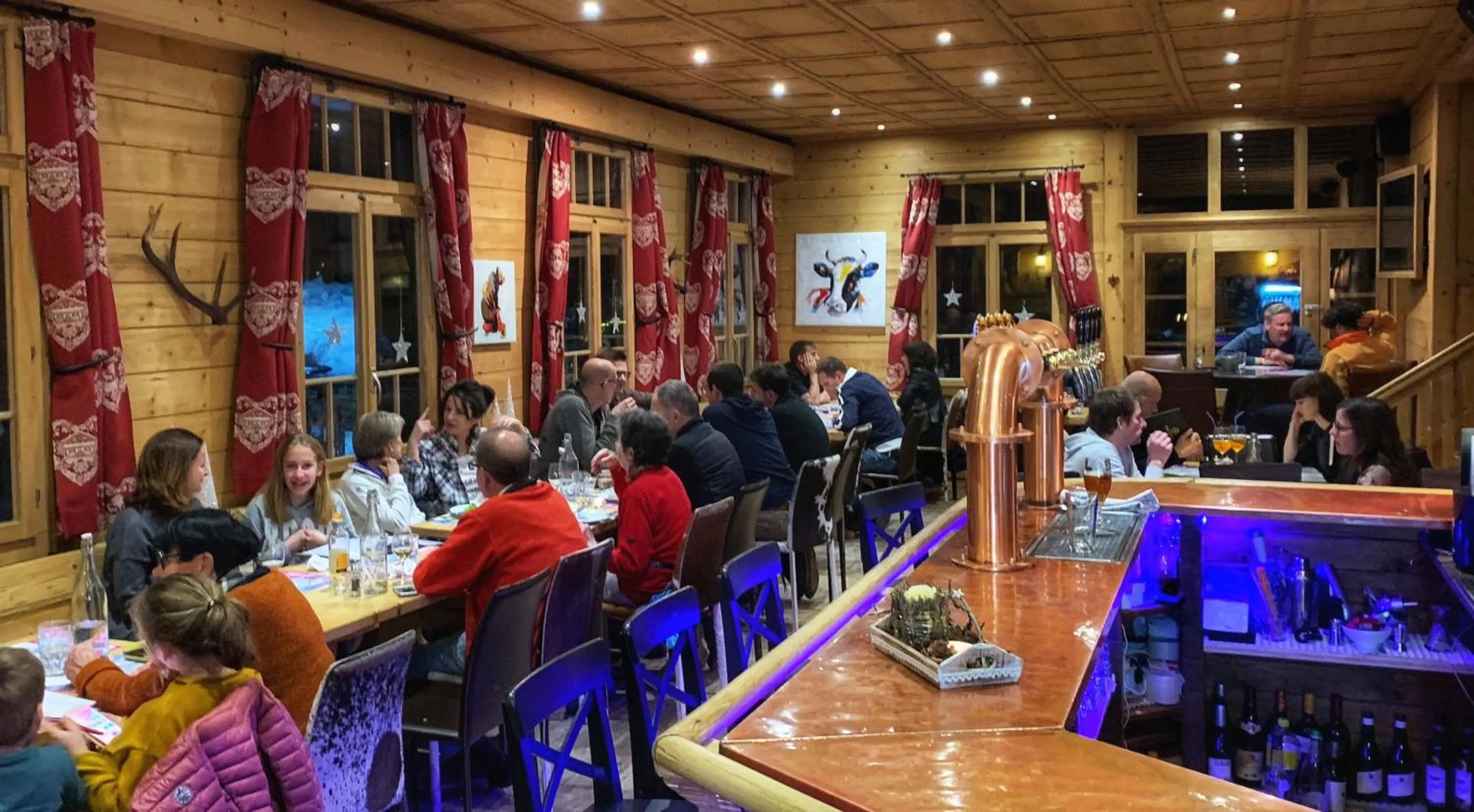 Restaurant/places to eat in Guest House du Grand Paradis - On Piste