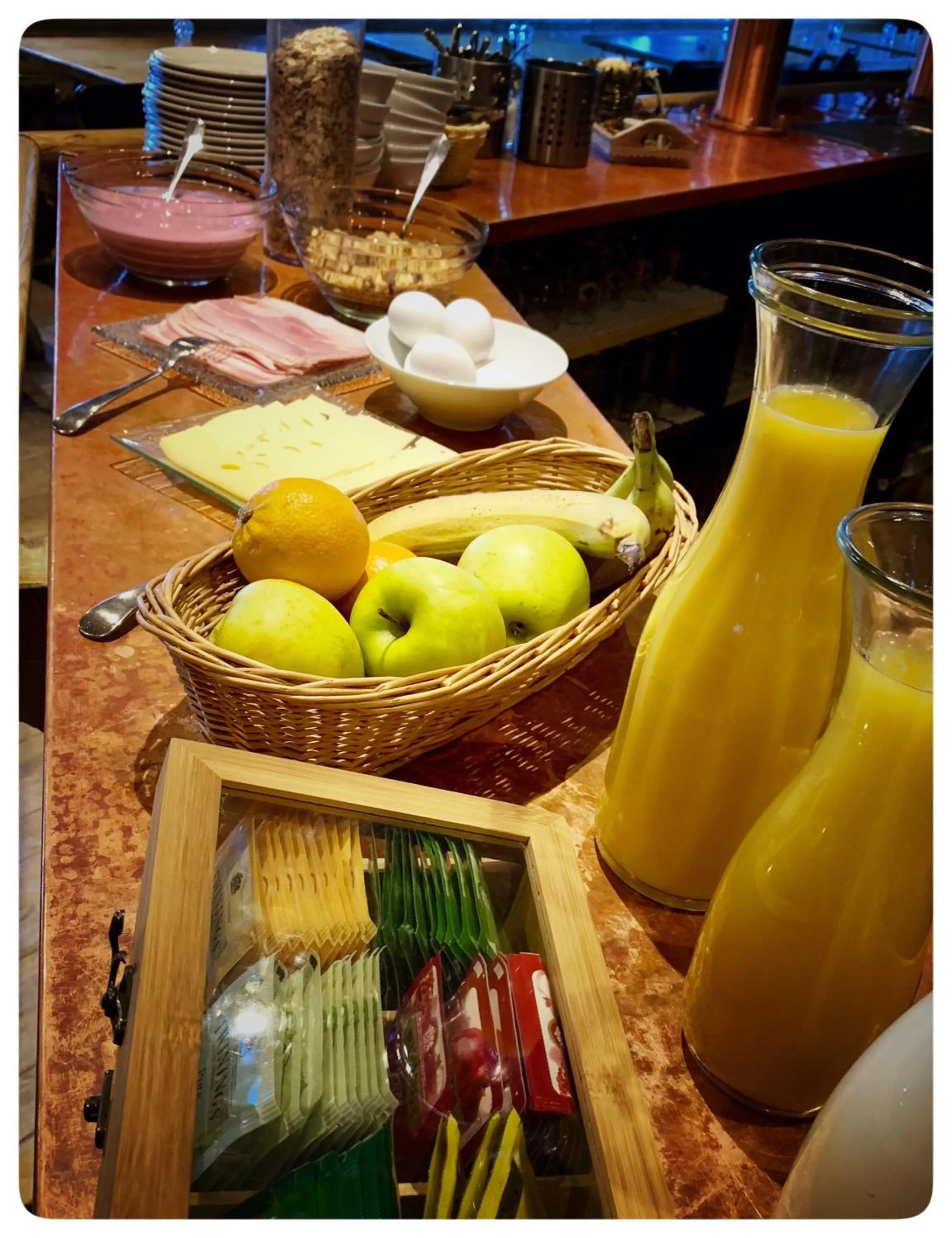 Continental breakfast in Guest House du Grand Paradis - On Piste