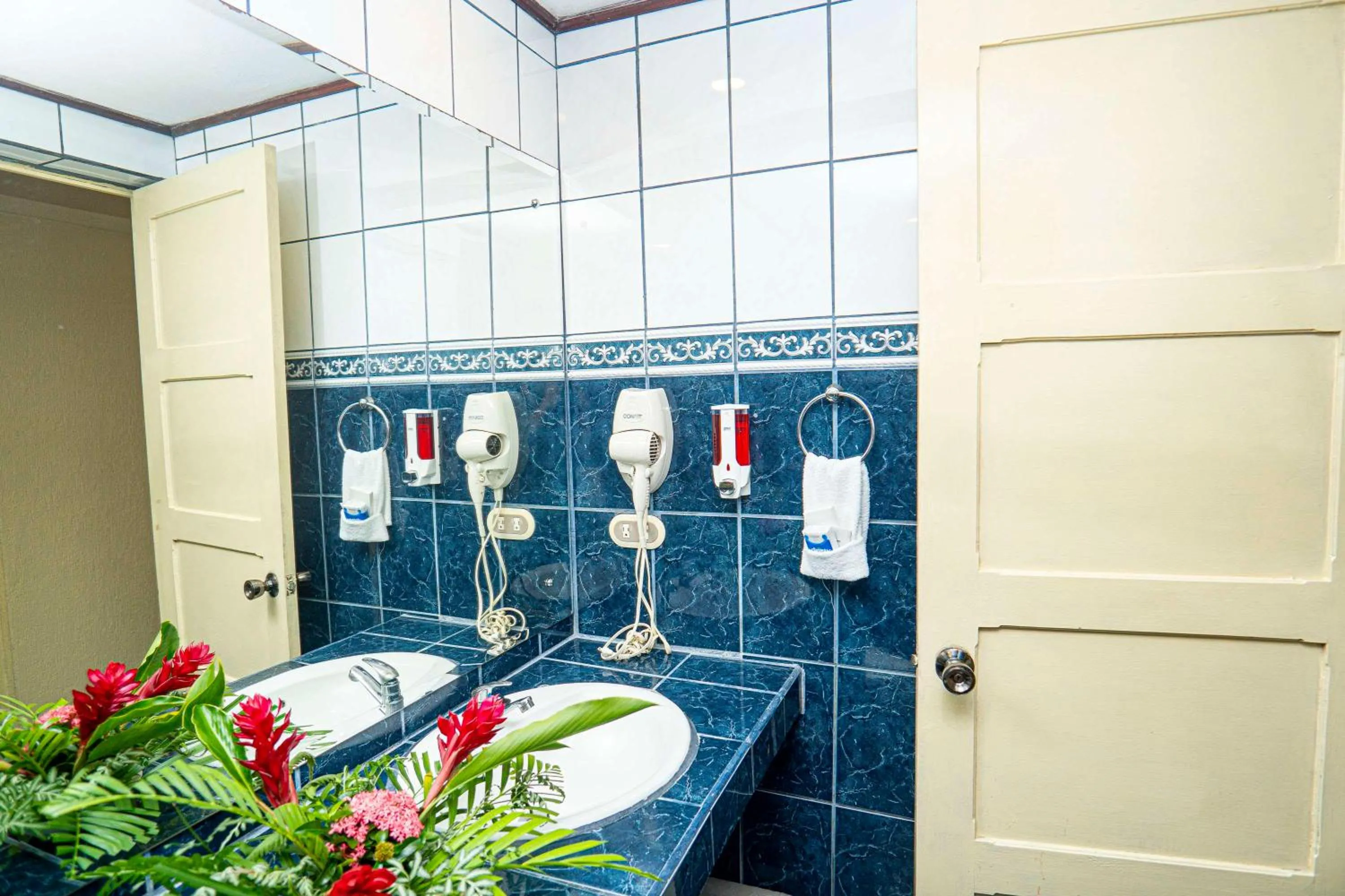 Bathroom in Best Western Hotel & Casino Kamuk