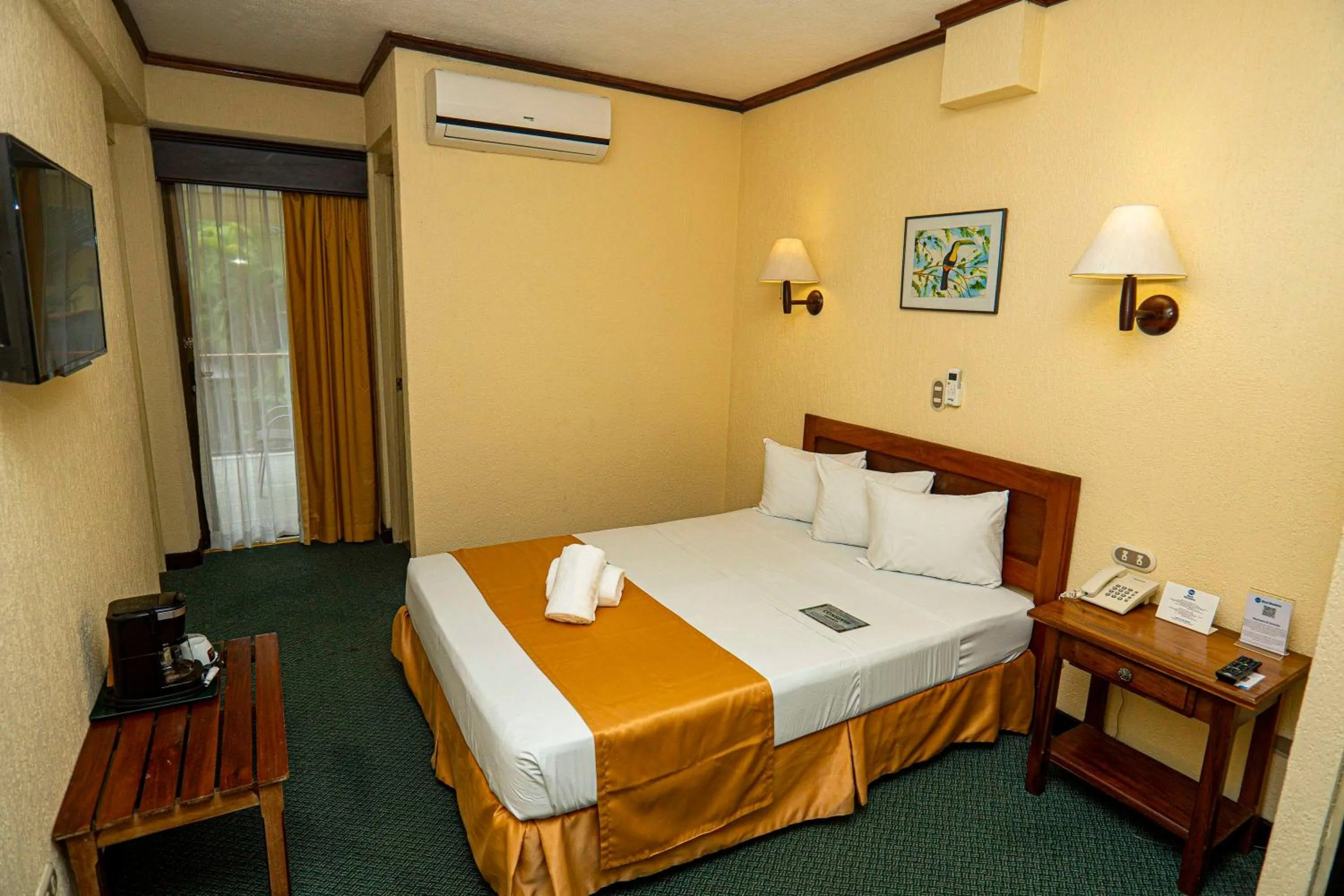 Balcony/Terrace, Bed in Best Western Hotel & Casino Kamuk