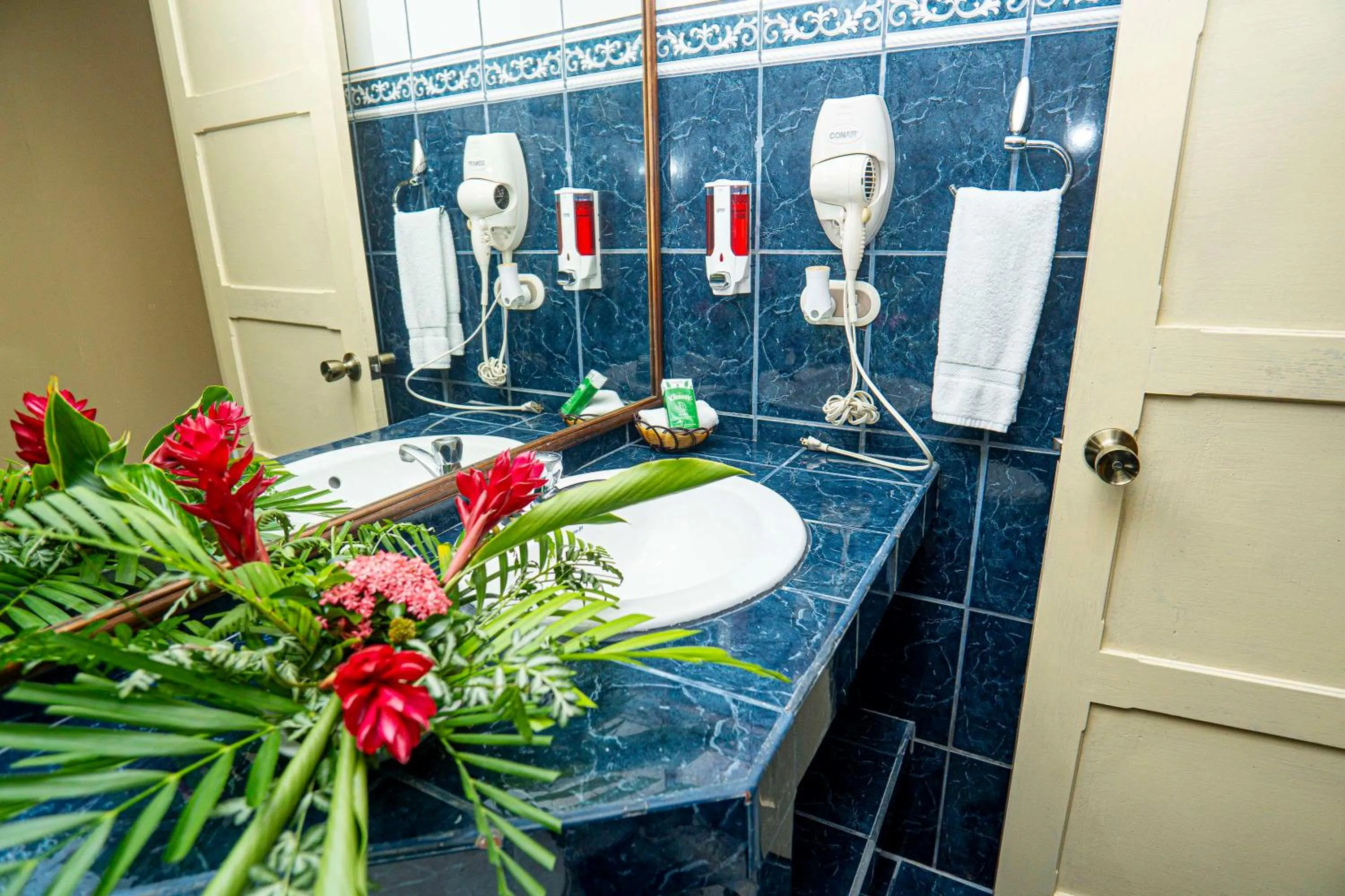 Bathroom in Best Western Hotel & Casino Kamuk